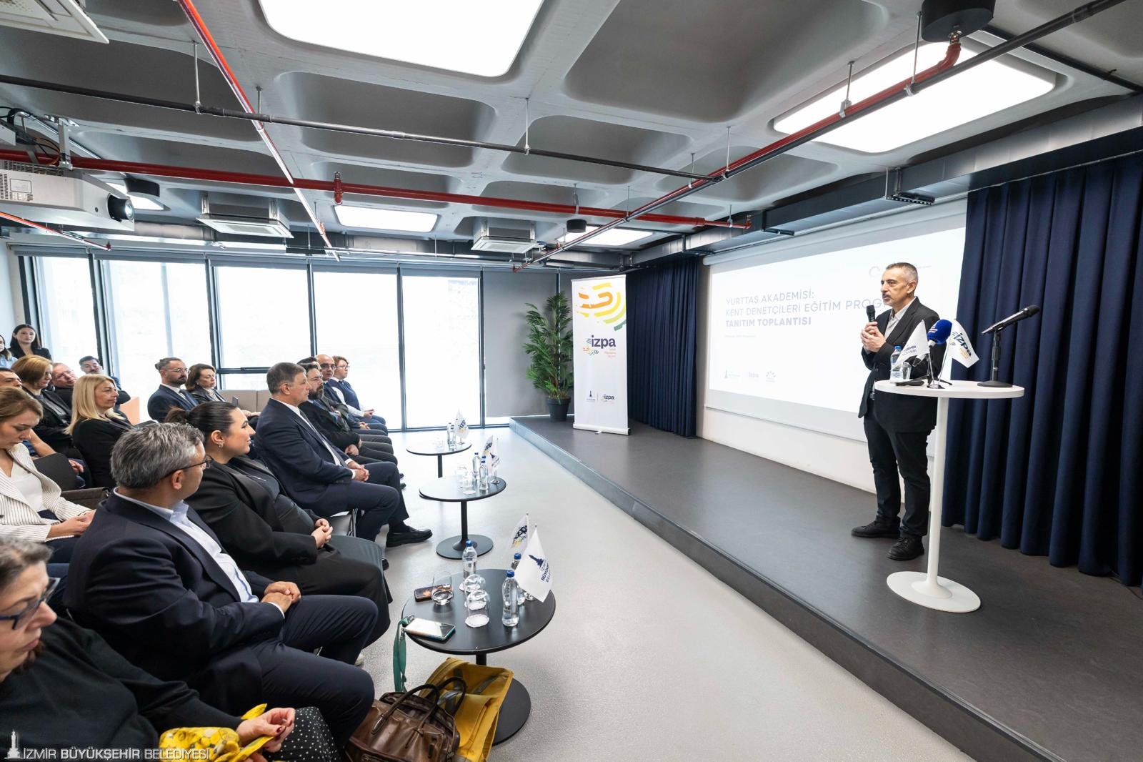 İzmir’de Yurttaş Akademisi Başladı Kent Denetçileri Sahada (6)