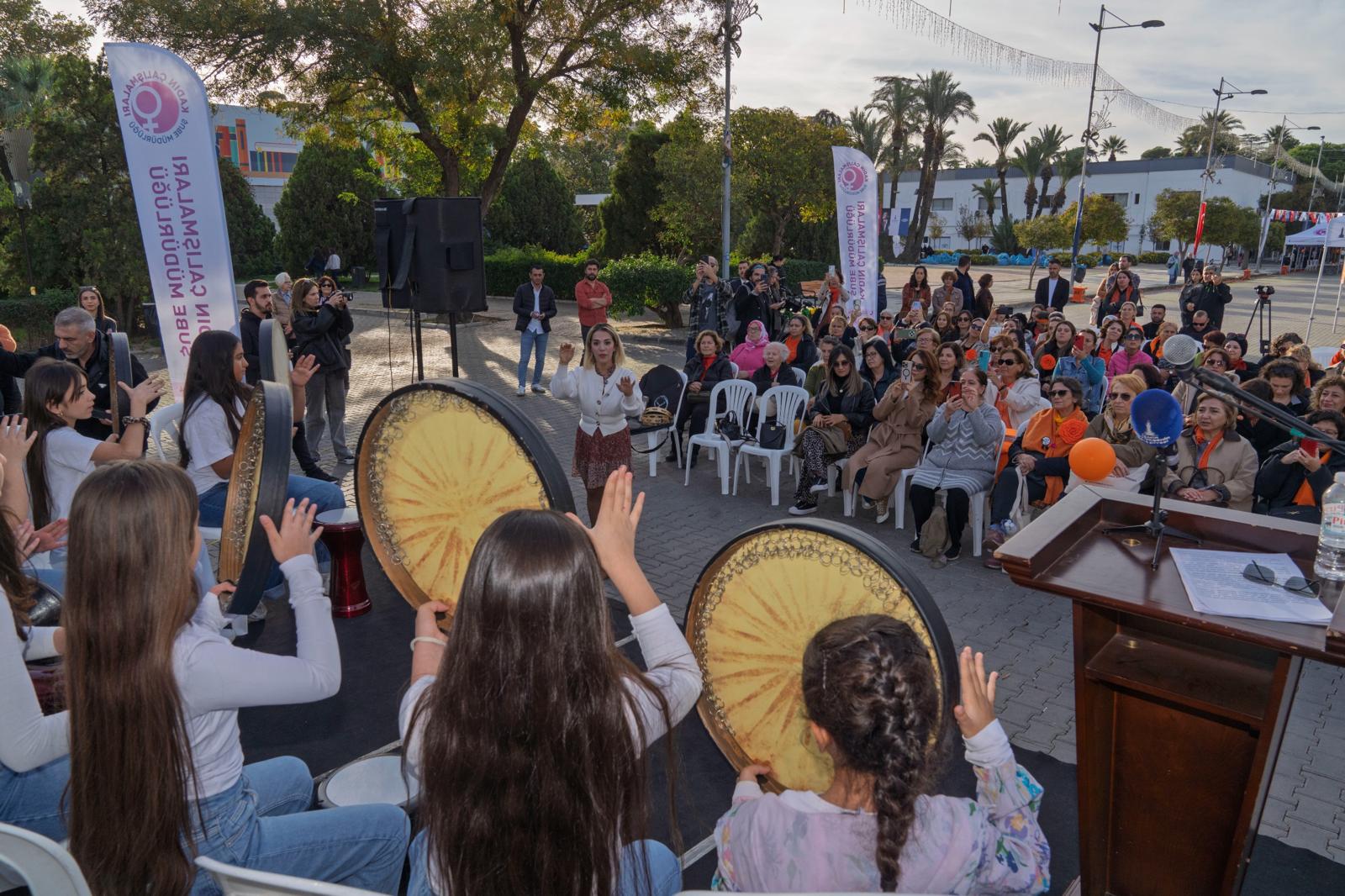 İzmir’den Dünyaya Güçlü Mesaj 'Buradayım, Iyiyim' (5)