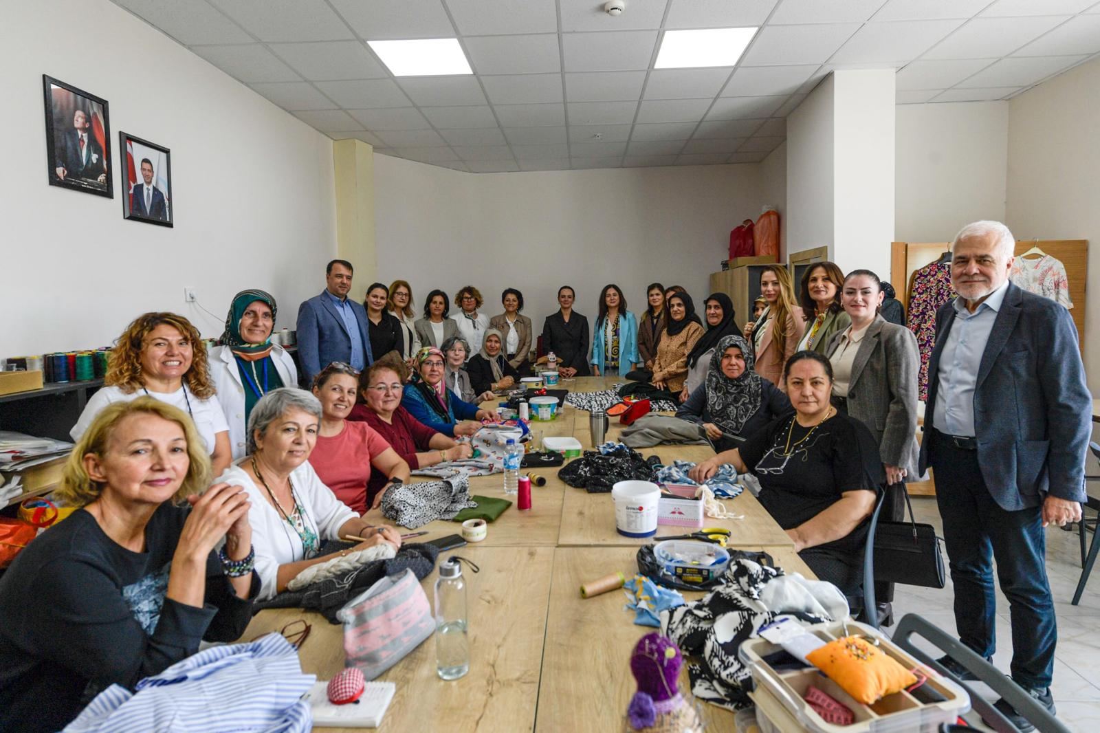 İzmirli Başkanların Eşleri Bayraklı’da Bir Araya Geldi (10)