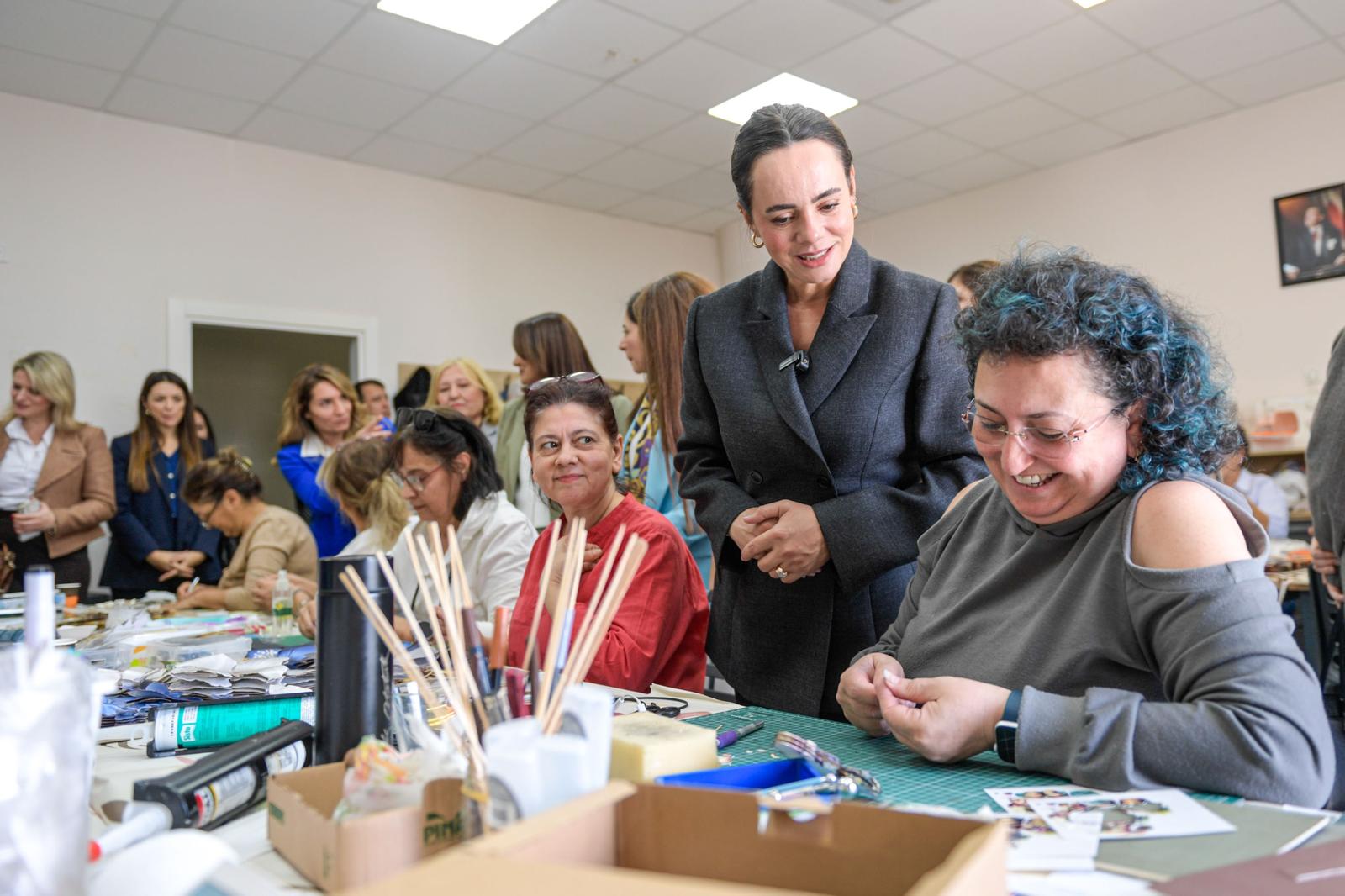 İzmirli Başkanların Eşleri Bayraklı’da Bir Araya Geldi (8)
