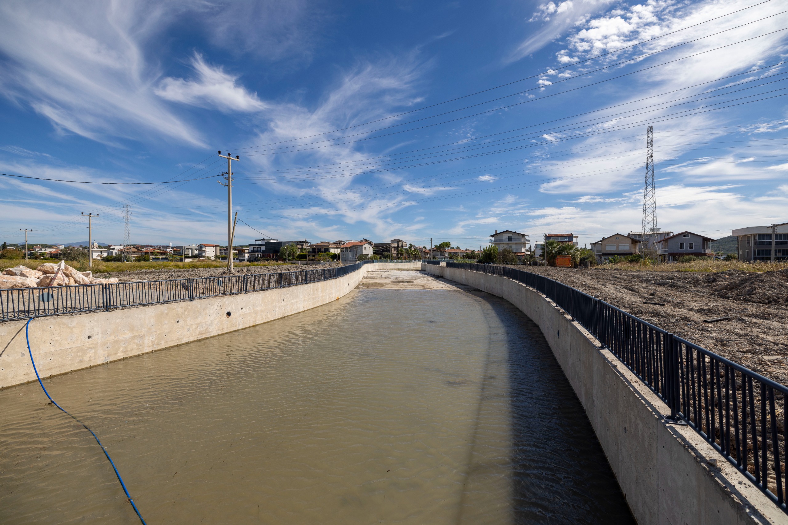 İzsu’dan Dev Operasyon Yarımada’daki Derelerden Tam 100 Bin Ton Malzeme Çıktı! (9)