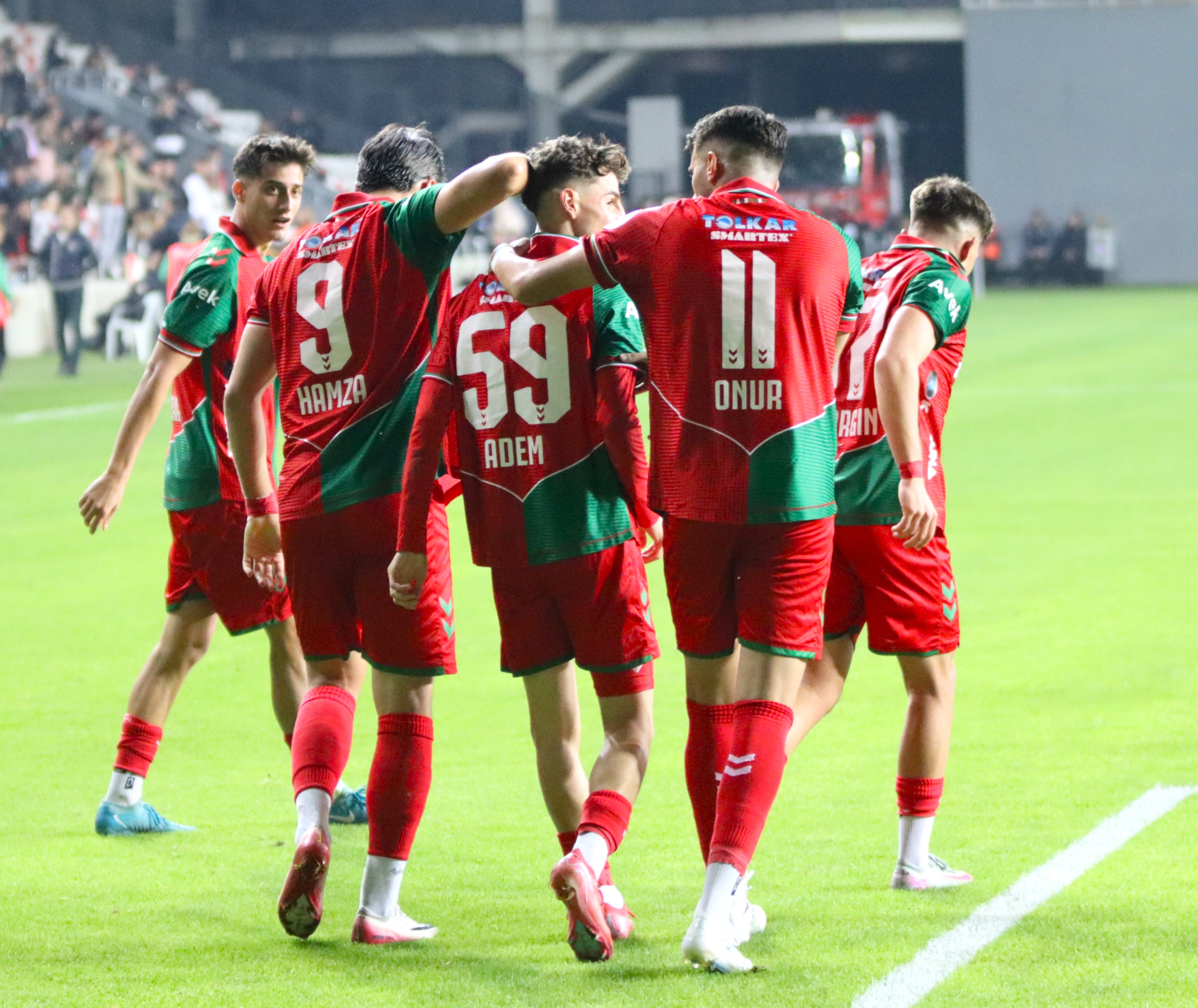 Karşıyaka Durdurulamıyor! 2 0’Lık Galibiyetle Zirveye Yerleşti (3)