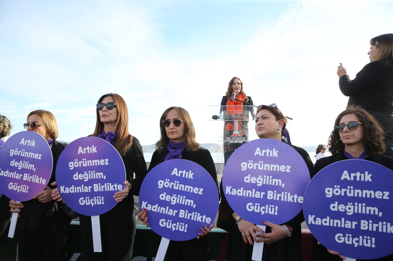 Karşıyaka’dan Kadına Yönelik Şiddete Karşı Güçlü Dayanışma Mesajı (3)