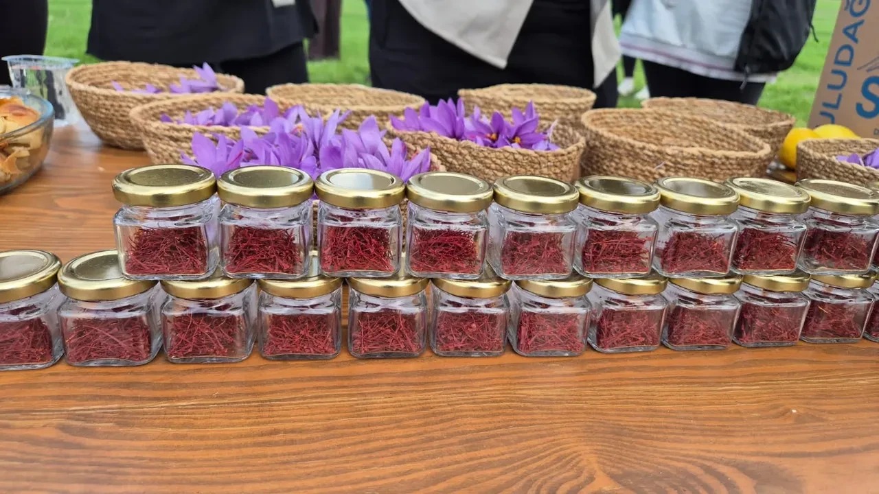 Kilosu 600 Bin Tl’yi Buldu Sinirleri Yatıştırıyor, Tatlıdan Kozmetiğe Her Yerde Kullanılıyor! (2)