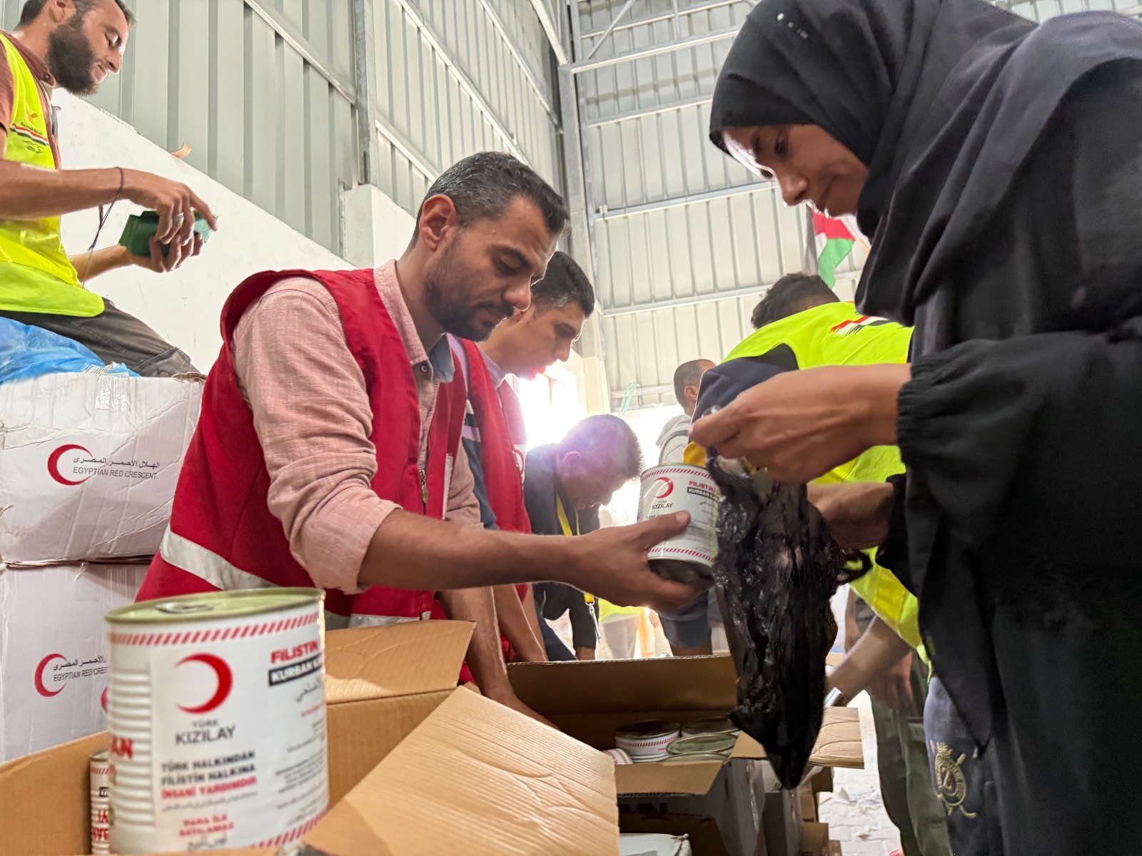 Kızılay’ın İyilik Gemisi Gazze’ye Ulaştı (2)