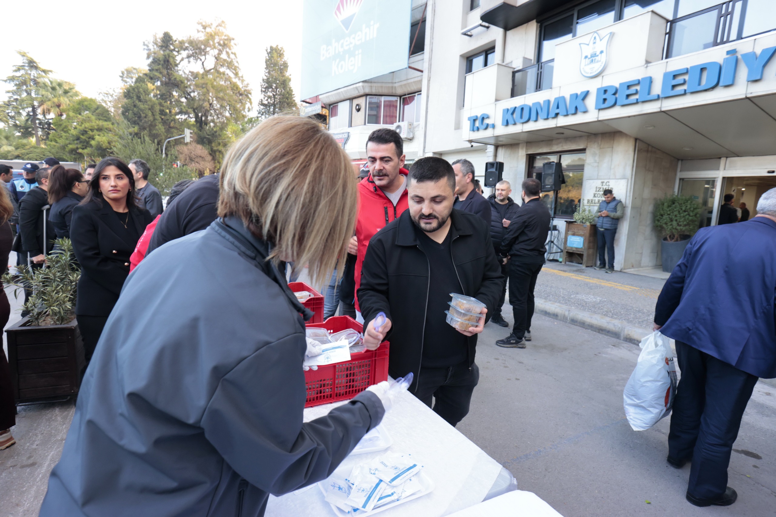 Konak’ta Atatürk, Sonsuz Özlem Ve Saygıyla Anıldı (2)
