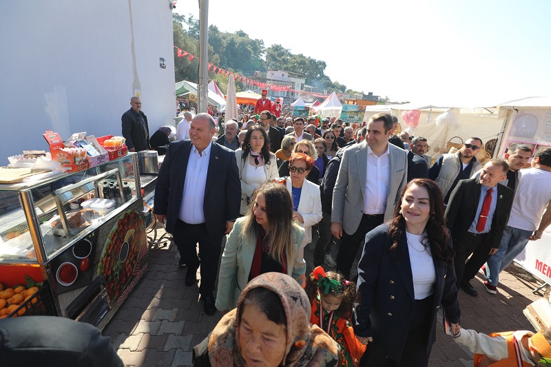 Menderes Mandalina Festivali 3 Gün Boyunca Coşkuyla Devam Etti (4)