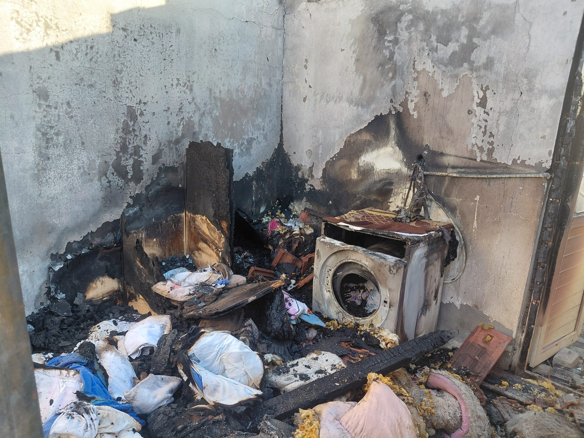 Menemen’de Korkunç Gece! Hayvansever Kadın 20 Kedisiyle Alevlerde Can Verdi (8)