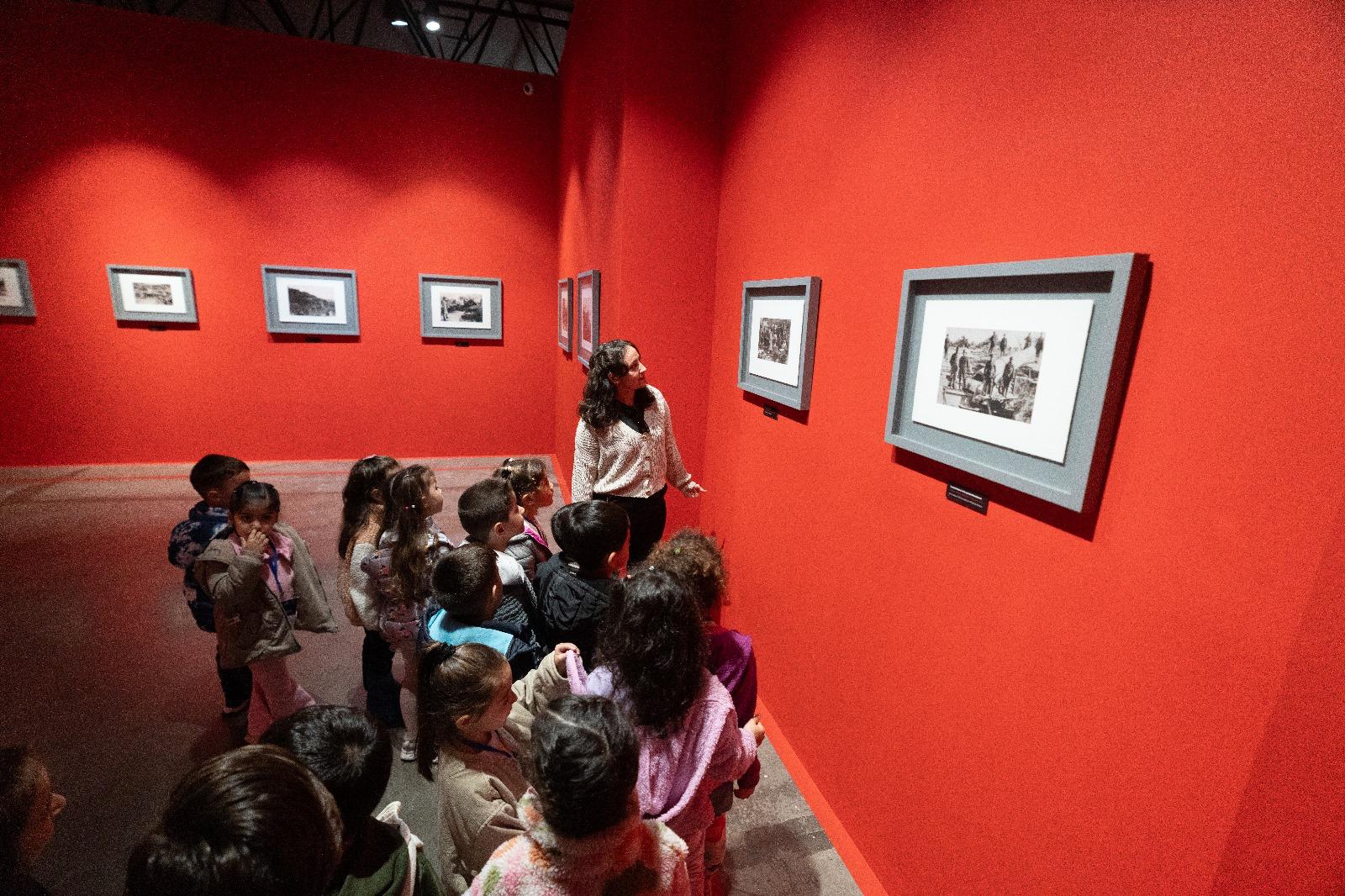 Minik Eller, Büyük Sevgi (1)