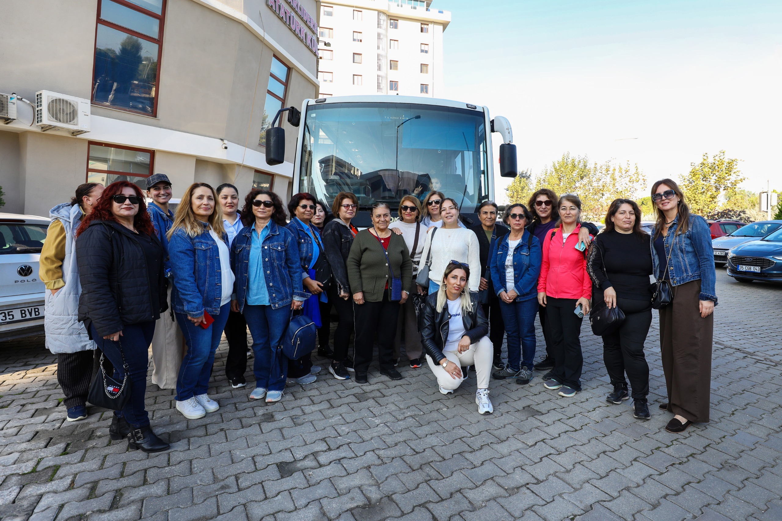 Narlıdere Belediyesi’nden Gönüllülere Büyük Jest (1)