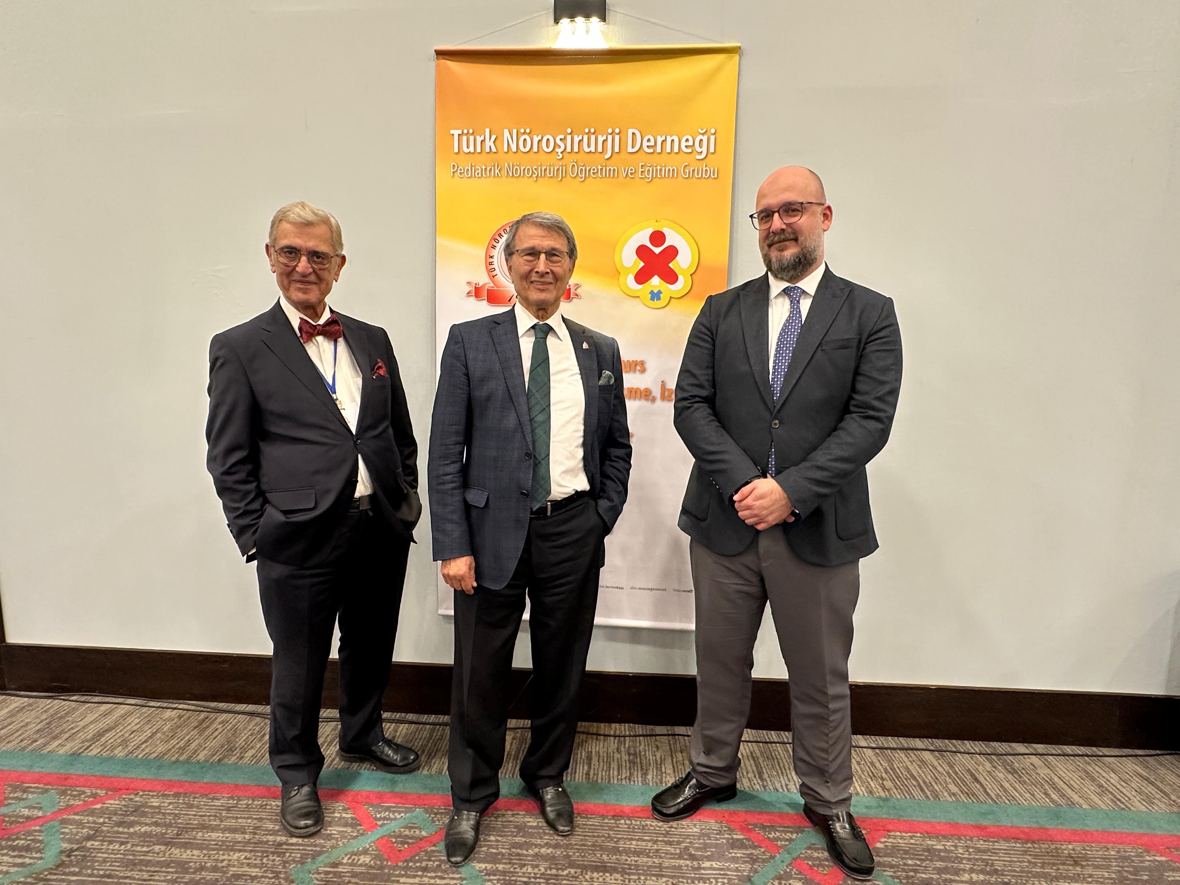 Nöroşirürjiyenler (4)