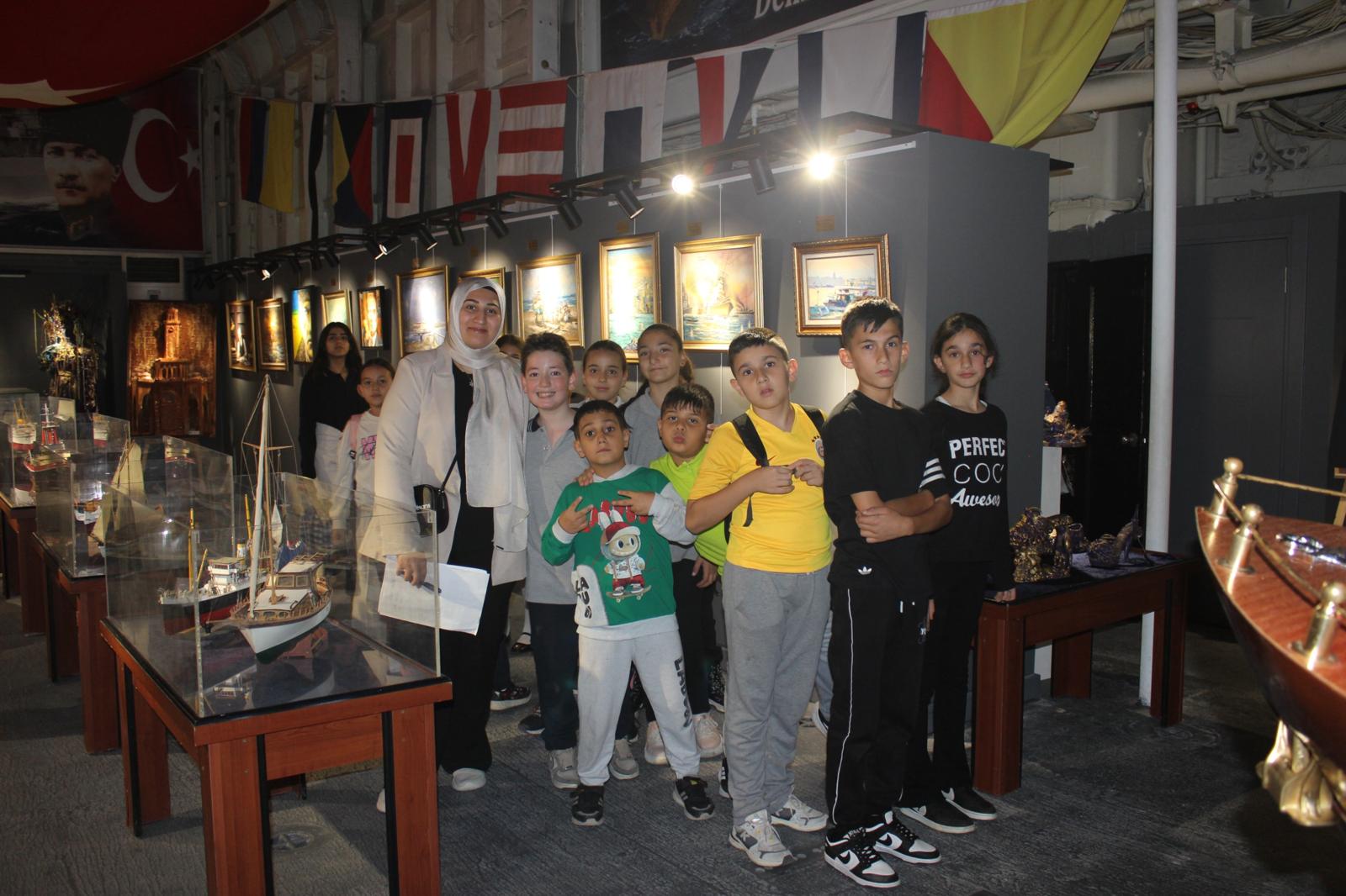 Öğrenciler İngilizceyi Müze Gezileriyle Pekiştiriyor (4)