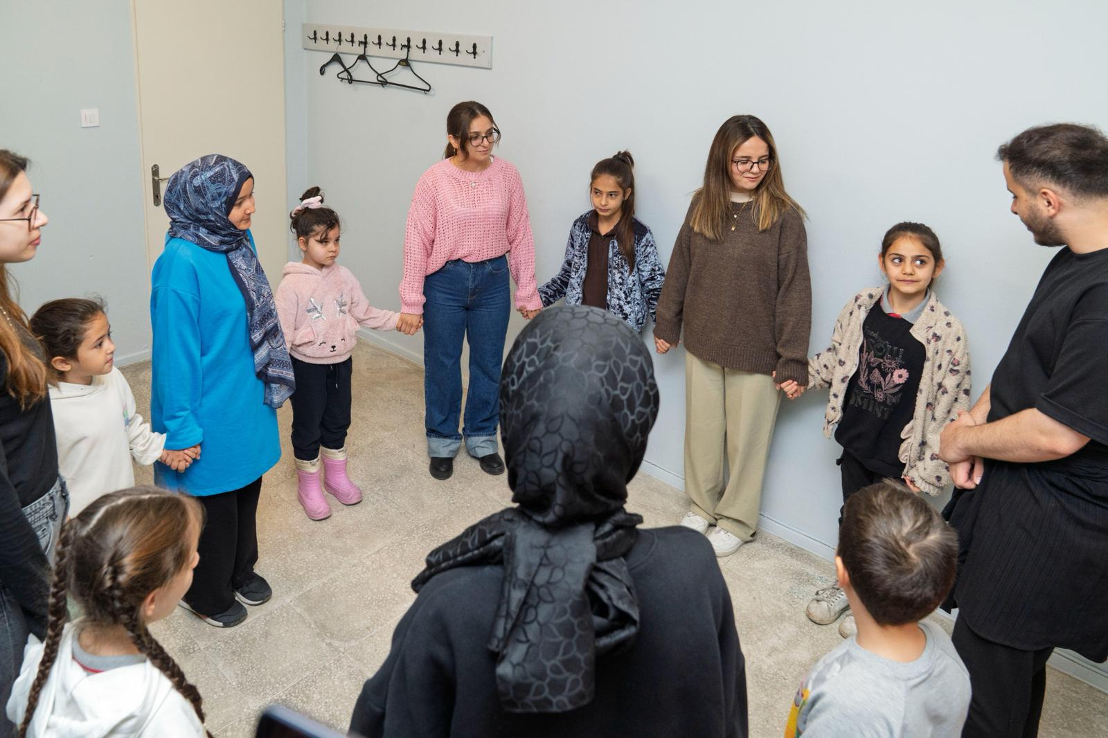 Okuma Yazma Sorununa Çözüm İzmir'de 'Renkli Harfler' Kapılarını Açtı (8)