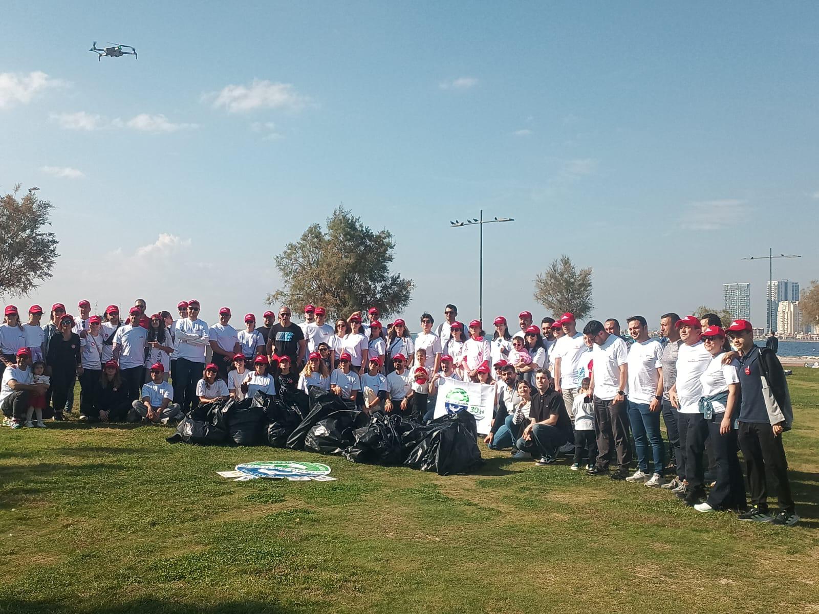 Sadece Bir Saatte 300 Kilo Çöp! Karşıyaka’da Büyük Çevre Harekatı (2)