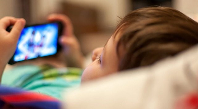 'Sadece Oyun Izliyor' Demeyin! Çocuklar Için Görünmeyen Dijital Riskler