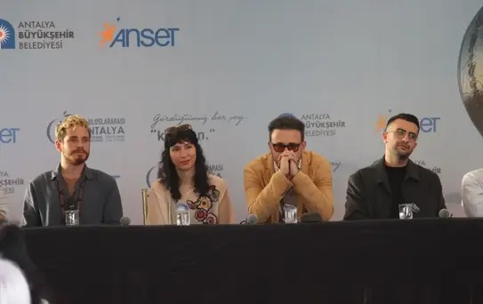 Sahibinden Rahmet Meteorla Gelen Değişim Beyaz Perdede! Sahibinden Rahmet Filmi Oyuncuları Kim, Konusu Ne (3)