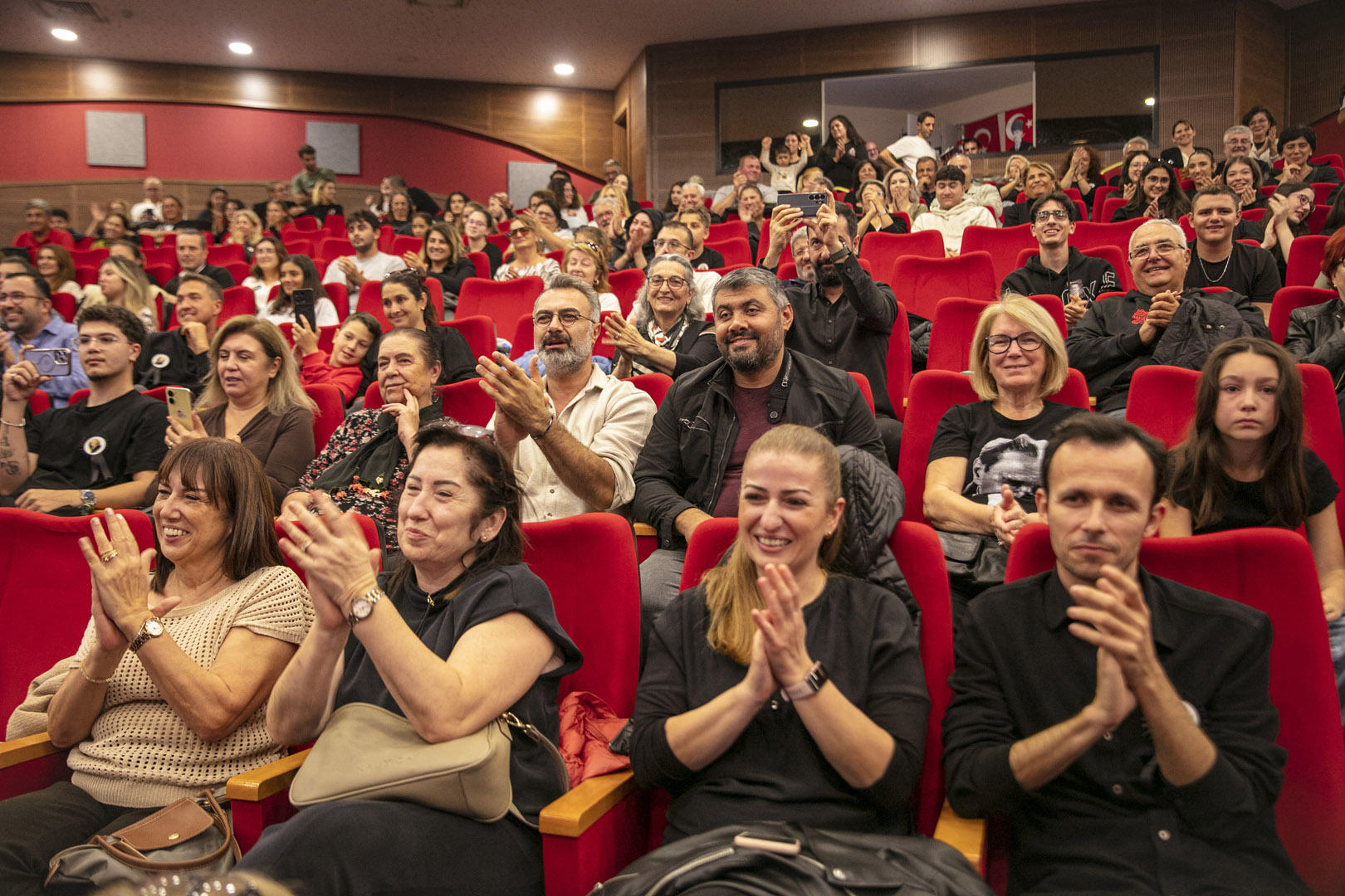 Şampiyonlar Atatürk Için Sahnedeydi (1)