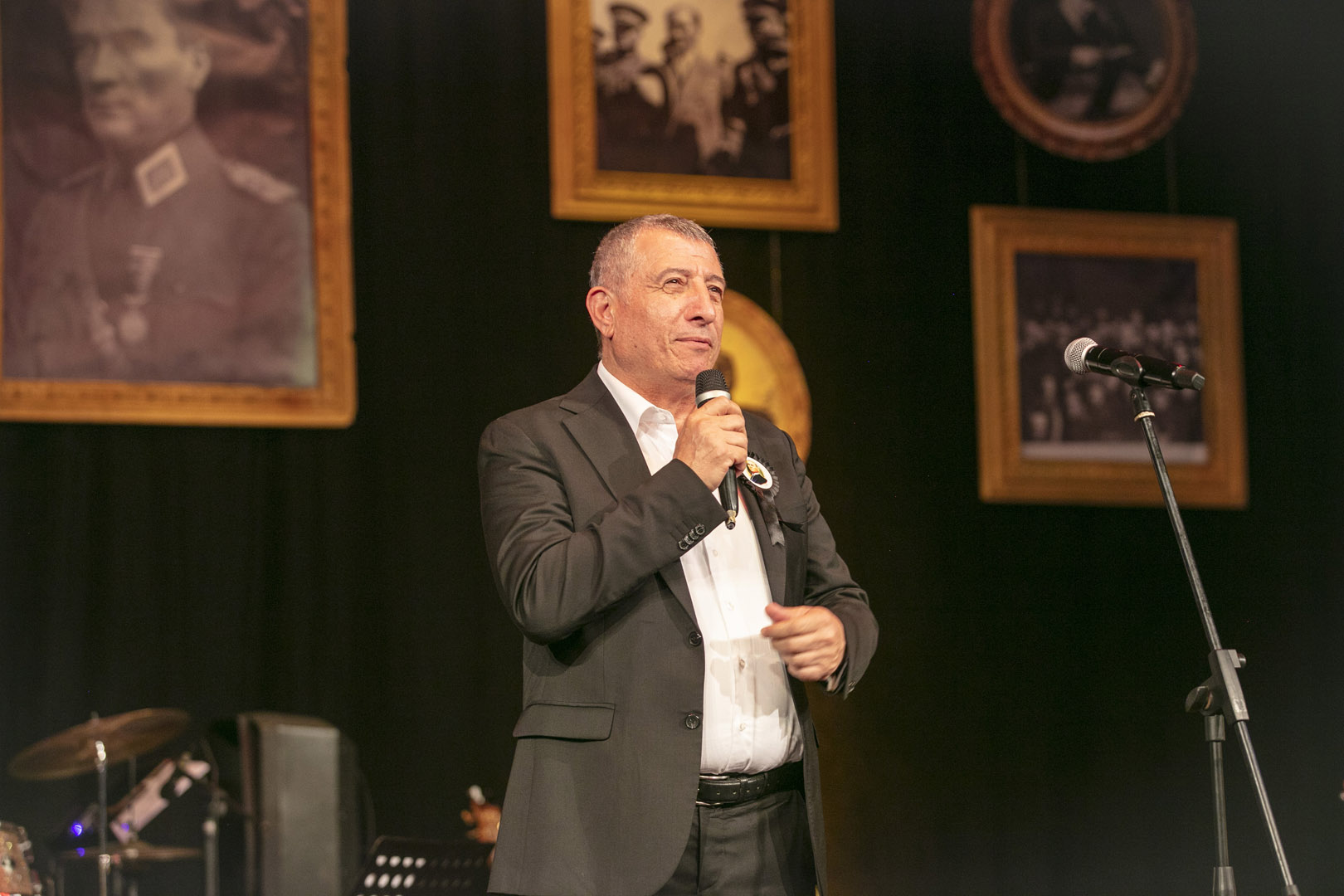 Şampiyonlar Atatürk Için Sahnedeydi (4)