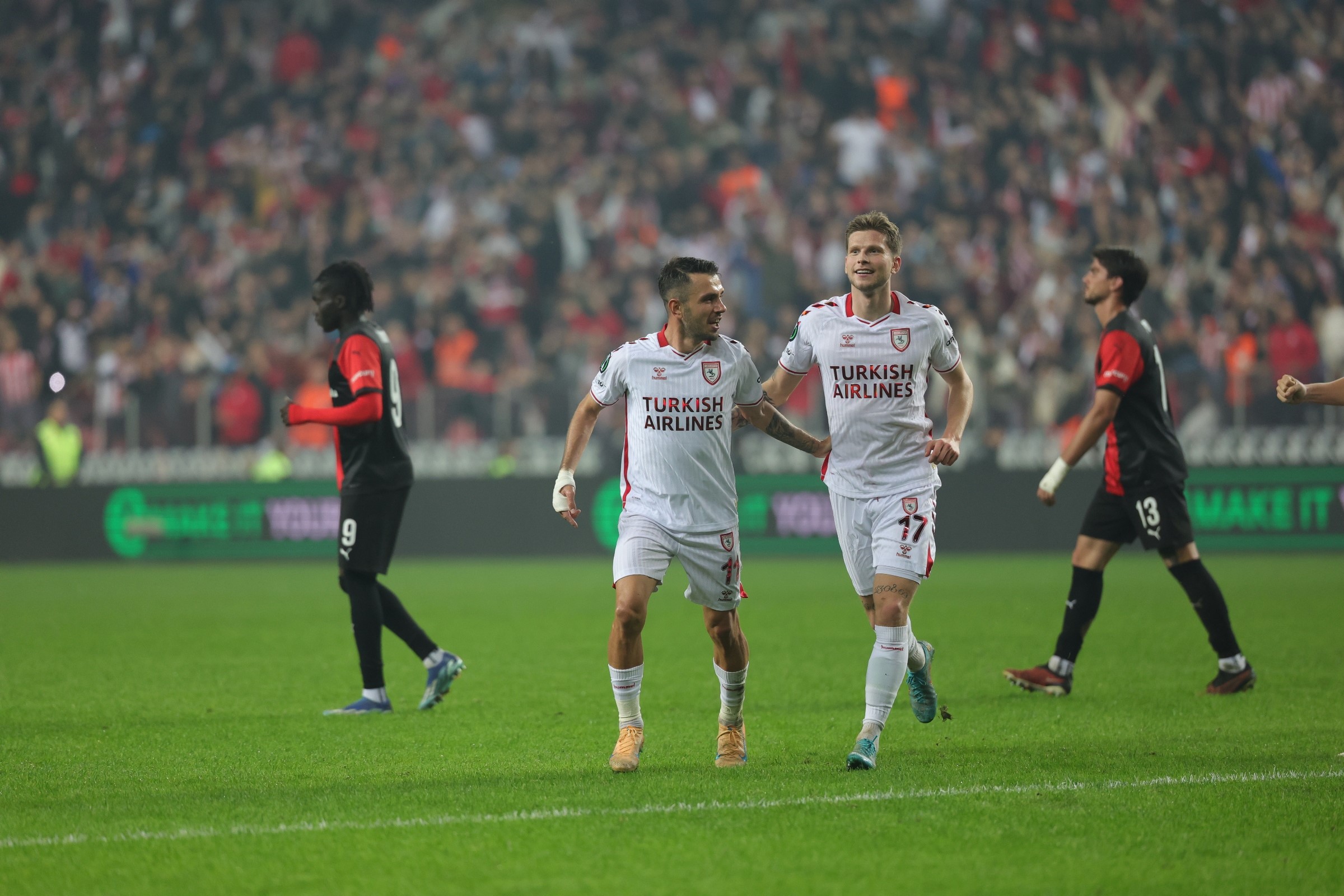 Samsunspor Avrupa’da Fırtına Gibi Esmeye Devam Ediyor! (5)