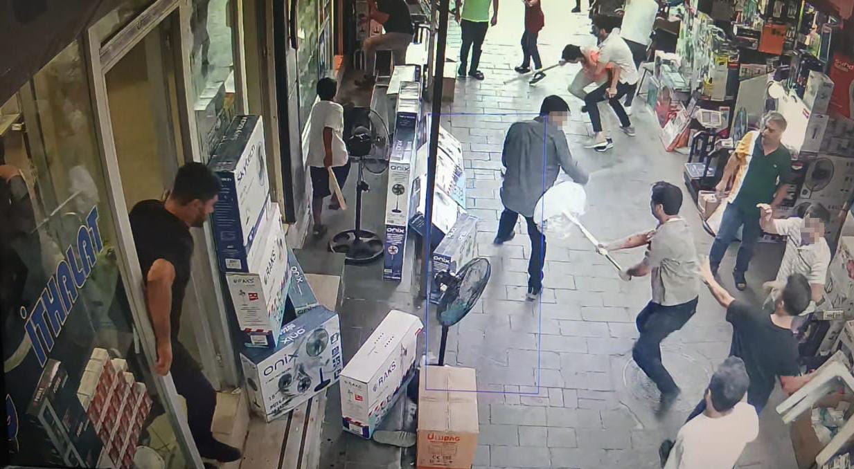 Şanlıurfa’da Haraç Kavgası Büyüdü! Demir Çubuklar Havada Uçuştu (2)