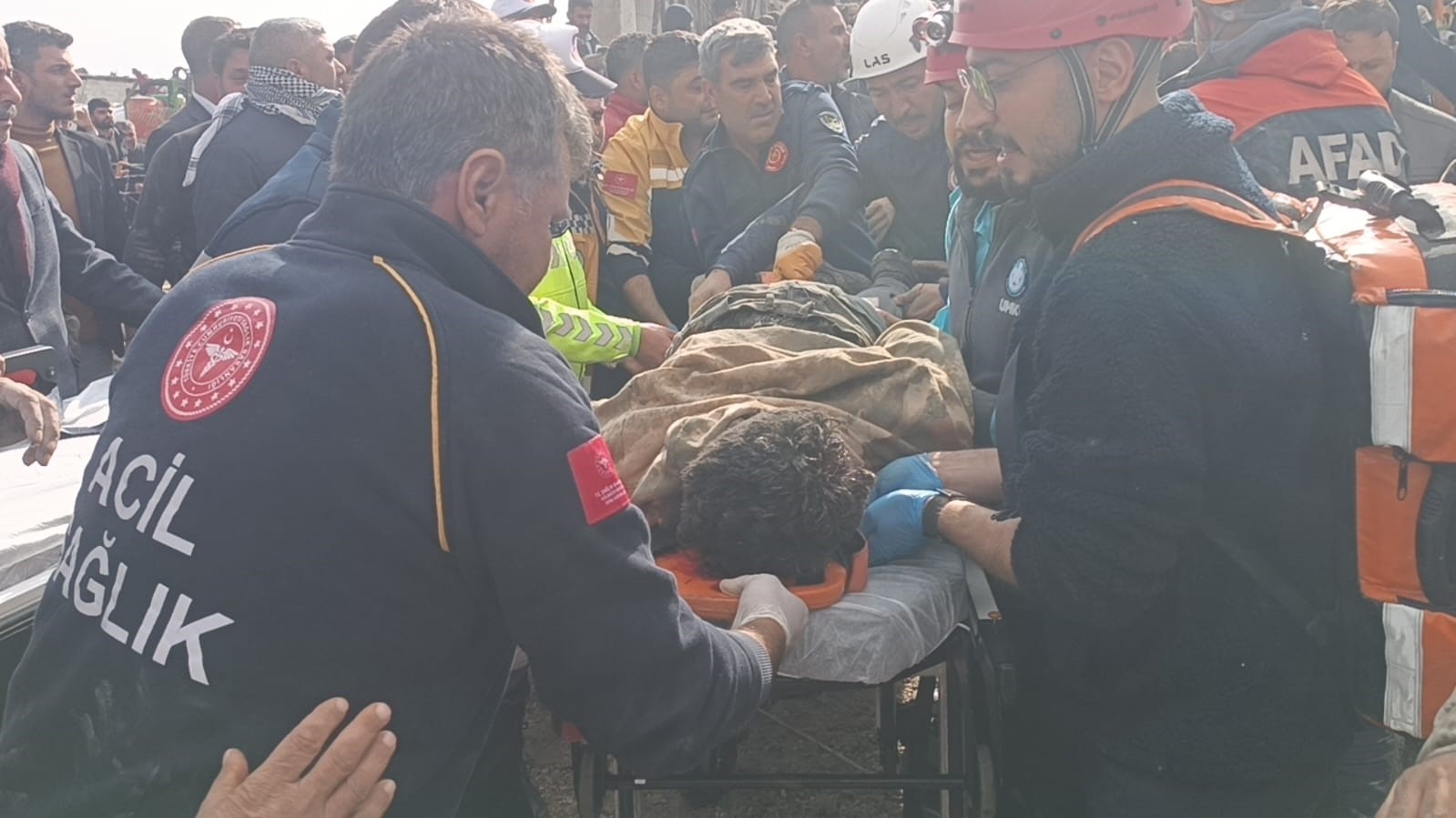 Şanlıurfa’da Korkunç Anlar İnşaat Bir Anda Çöktü! İşçiler Göçük Altında Kaldı (3)