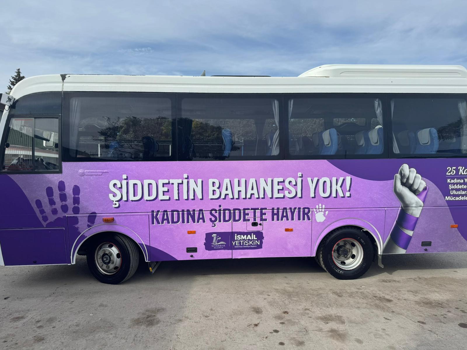 Seferihisar Belediyesi, 25 Kasım Kadına Yönelik Şiddetle Mücadele Günü Kapsamında Bu Yıl Farkındalığı Tüm Kente Yayacak Yeni Bir Çalışma Başlattı. (5)