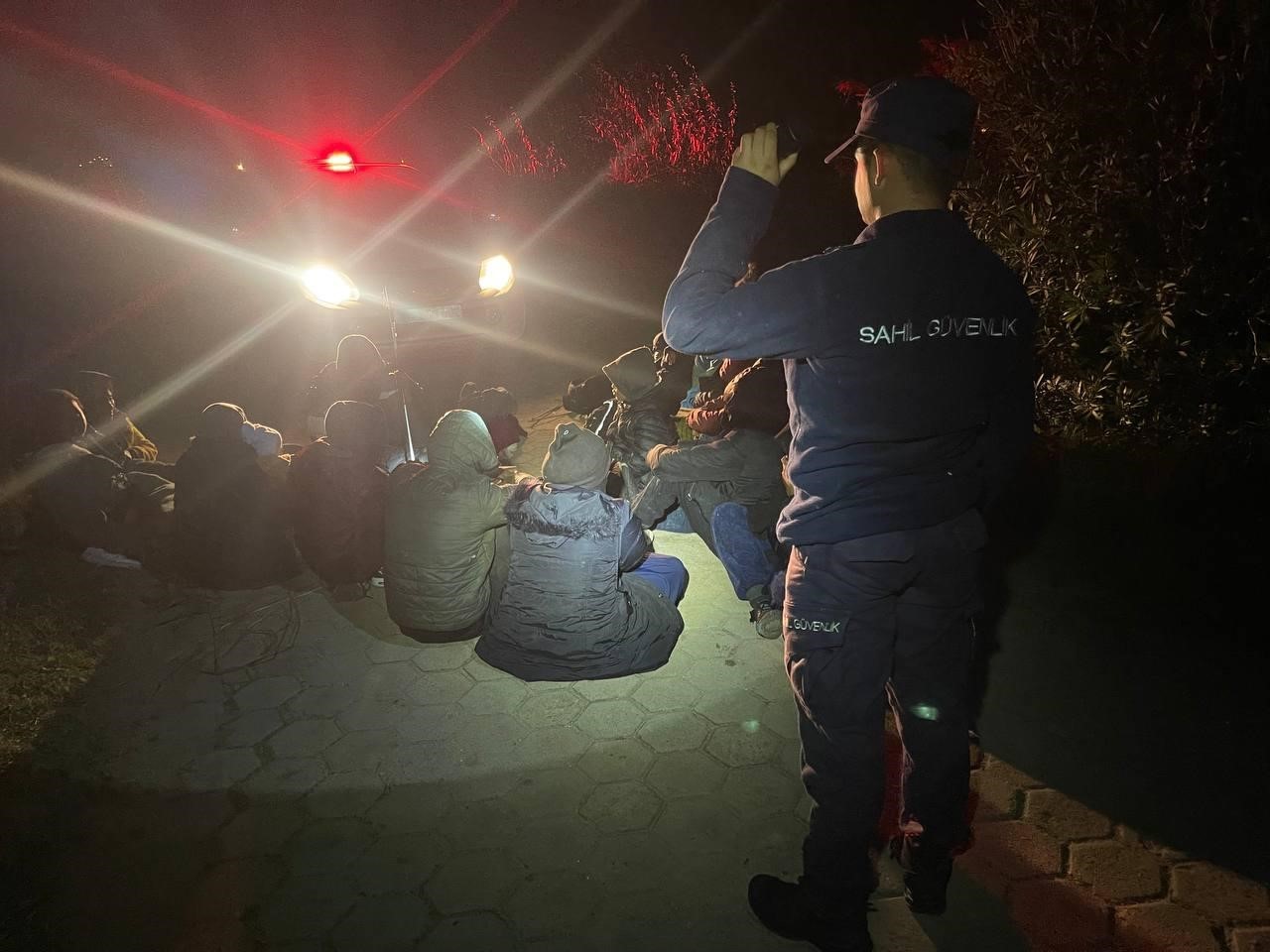 Seferihisar’da Geri Itilen Göçmenleri Sahil Güvenlik Kurtardı (2)