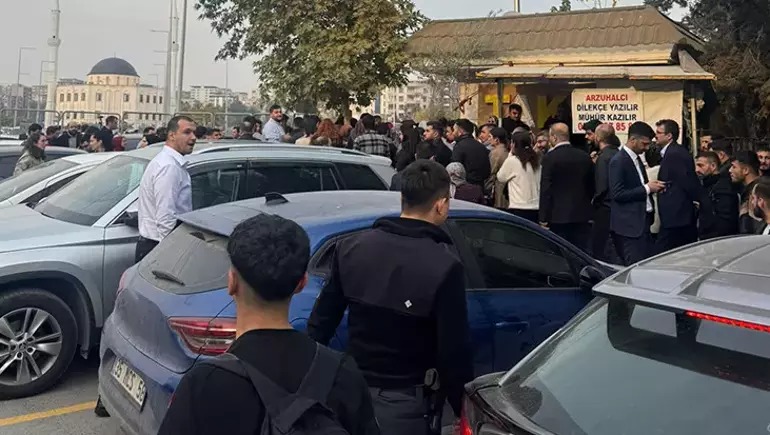 Son Dakika! Şanlıurfa Adliyesinde Patlama Yaralılar Var (1)