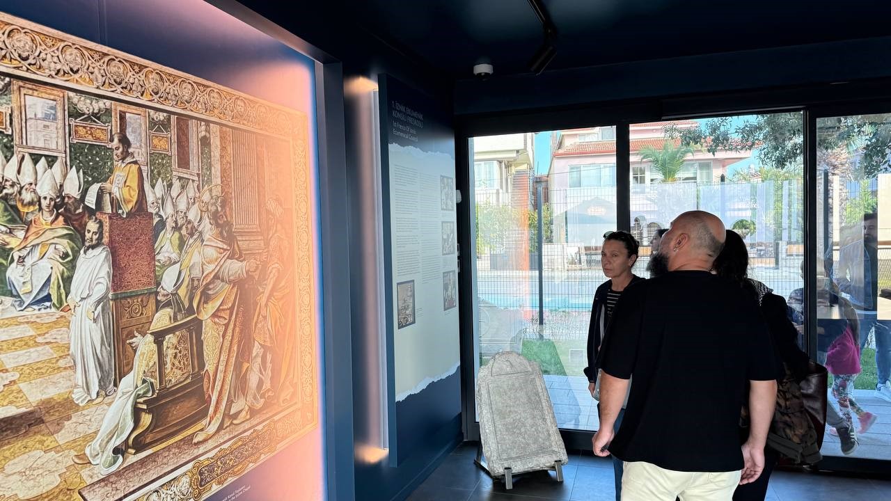 Su Altından Beddua Çıktı! Mezar Taşındaki Mesaj Dünya Gündemine Girdi (3)