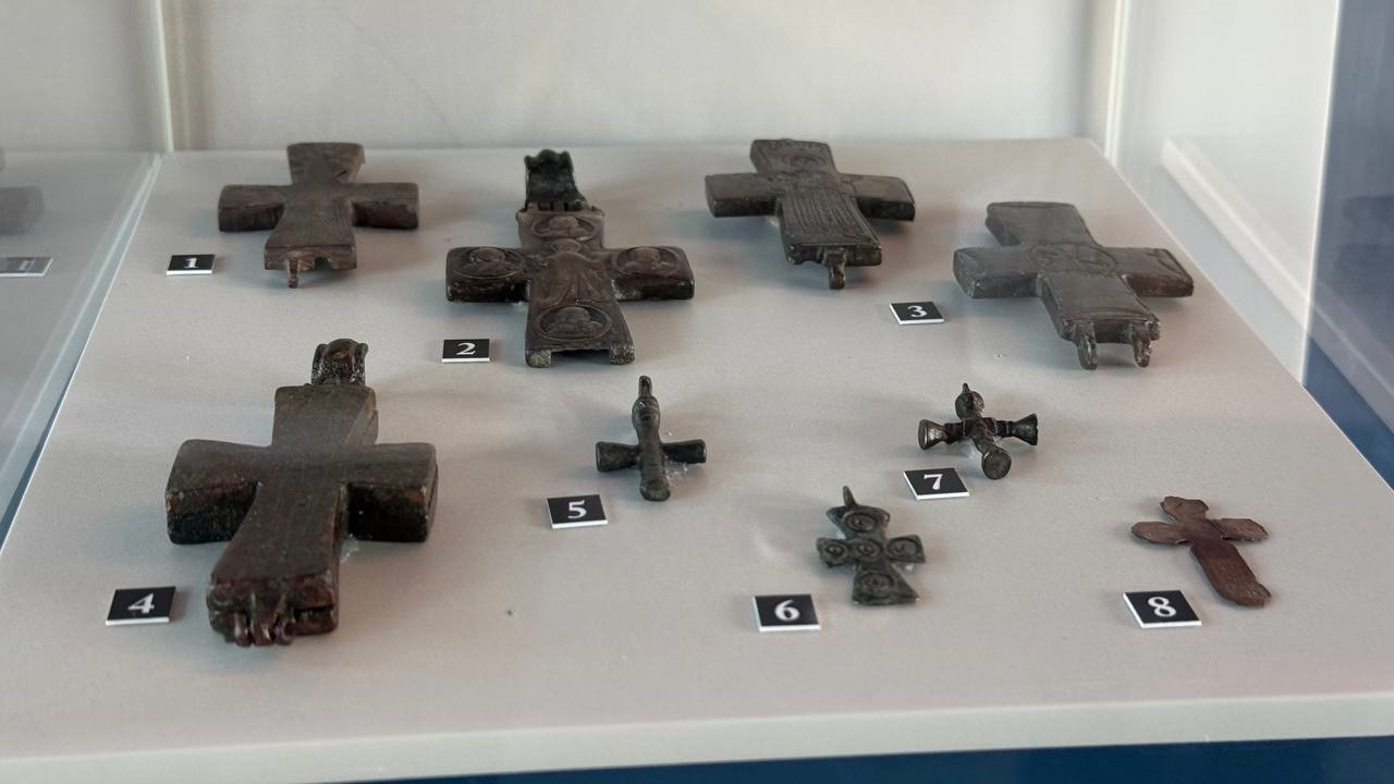 Su Altından Beddua Çıktı! Mezar Taşındaki Mesaj Dünya Gündemine Girdi (4)