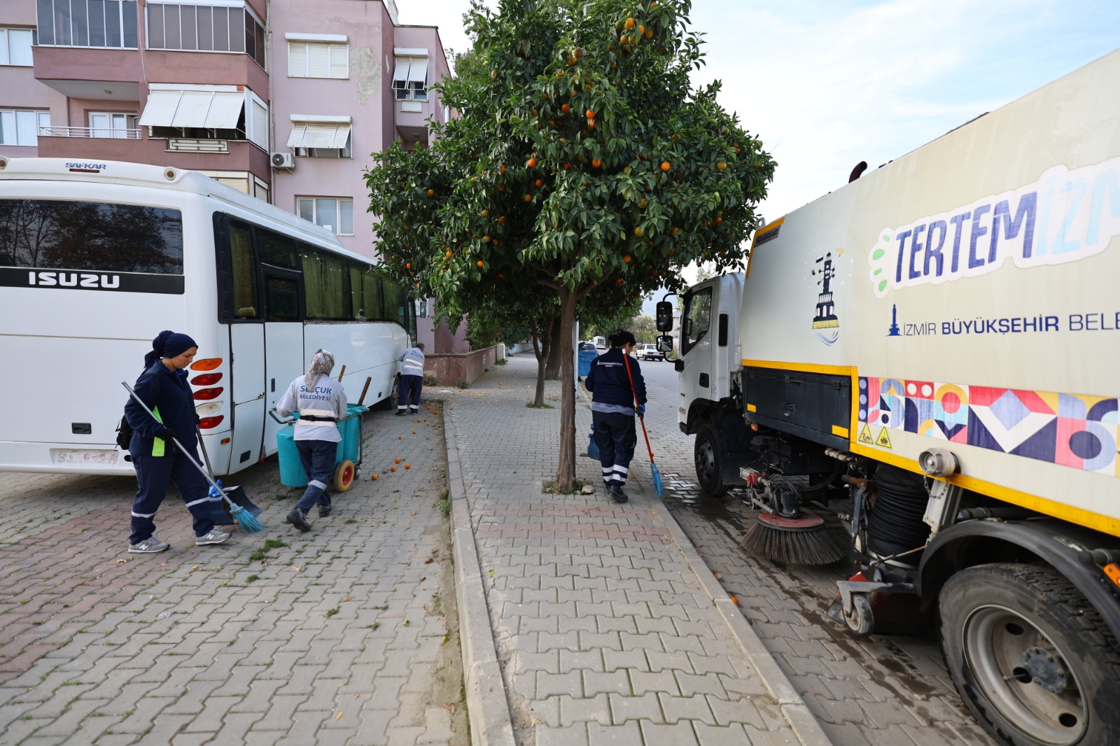 Temizlik Ekipleri Ihtiyaç Duyulan Yerde Seferber Oldu (1)