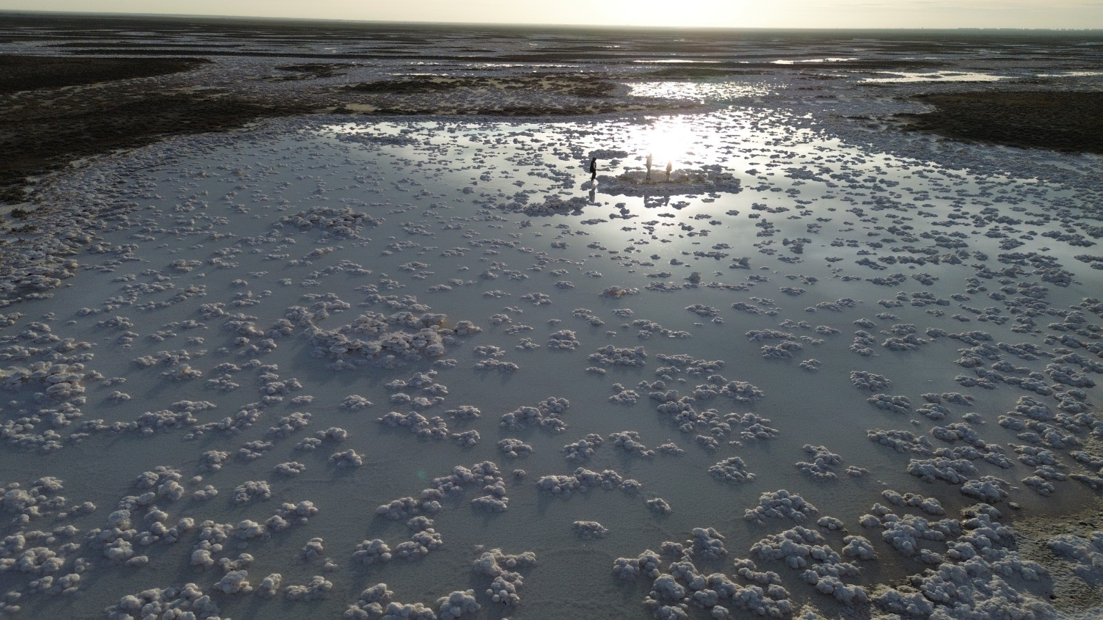Tuz Gölü’nde Su Çekildi, Ortaya Kartpostallık Manzara Çıktı (8)