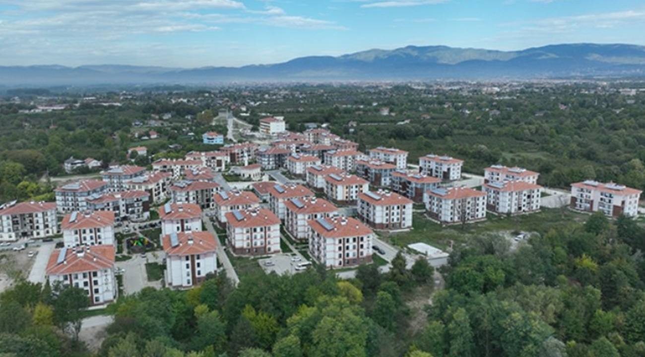 Uşak Toki̇ Nereye Yapılacak 2025 Toki̇ 500 Bin Sosyal Konut Projesi Uşak'ta Hangi Ilçelerde Olacak (1)