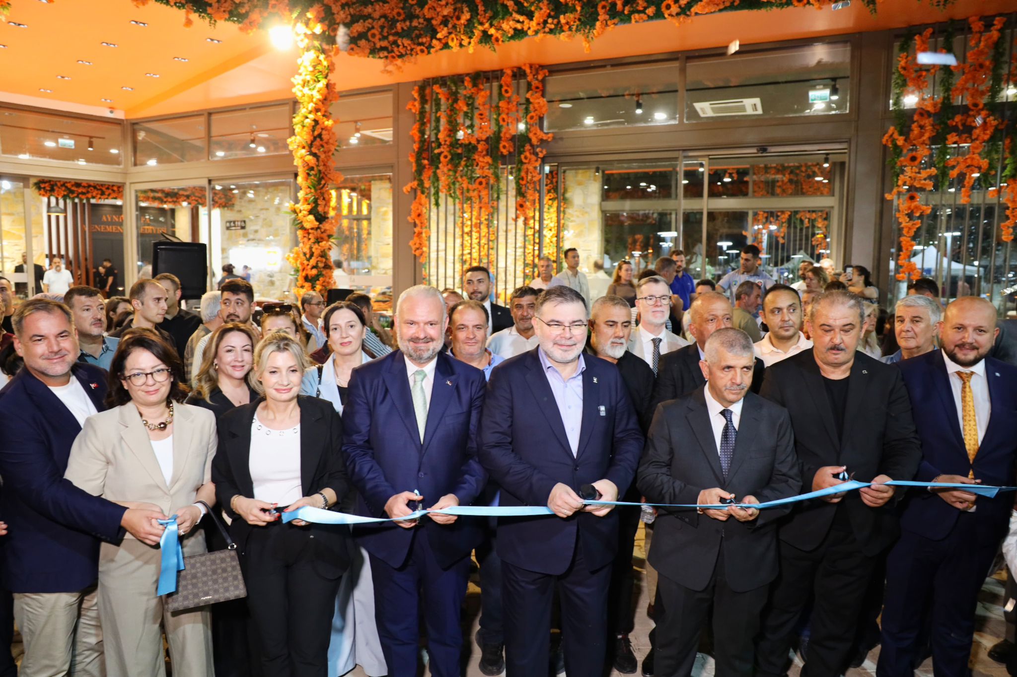 Menemen’de açılış rüzgarı