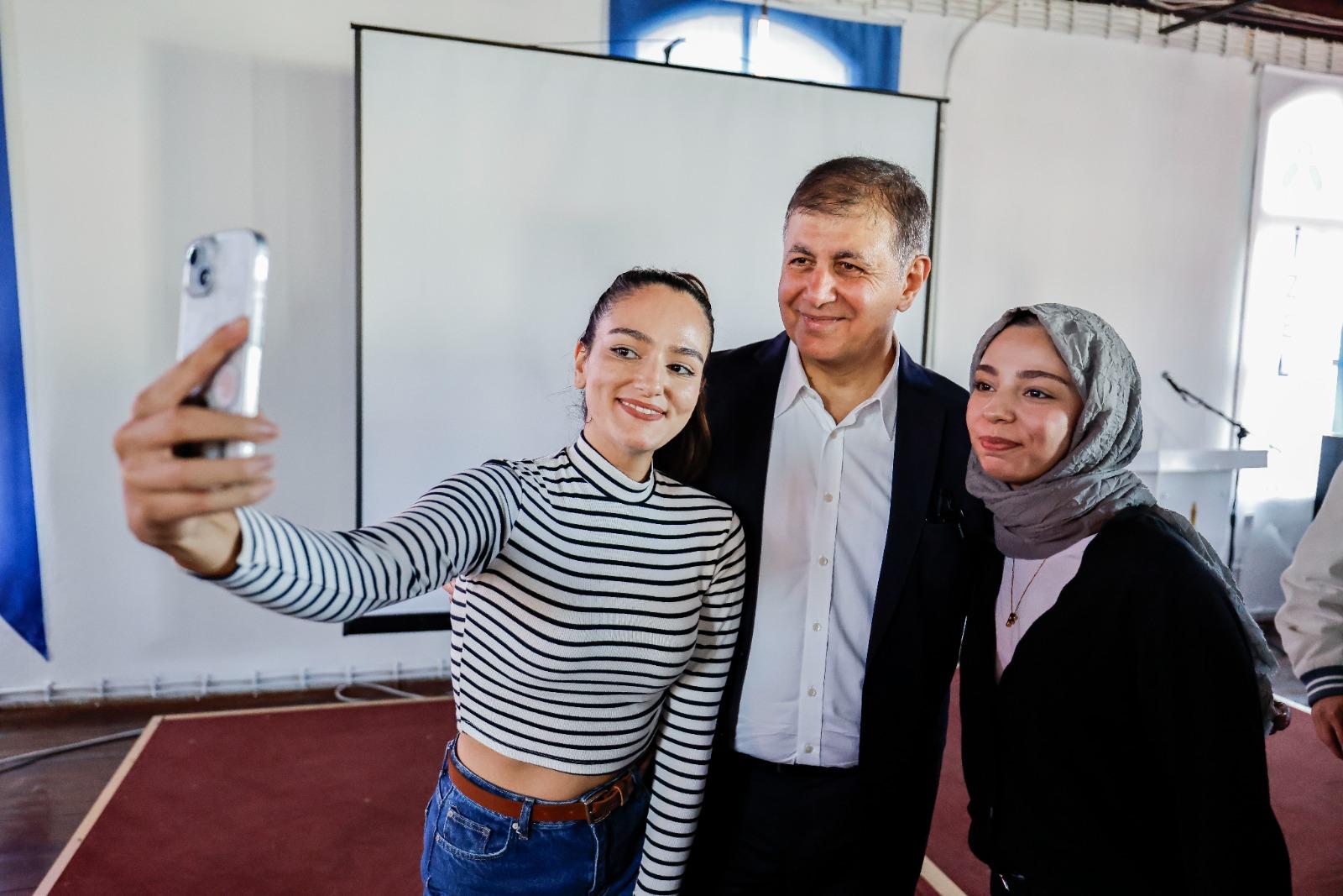 Yuvamız İzmir’den Büyük Proje! Çocuklar Üniversitelilerle Buluşuyor (12)