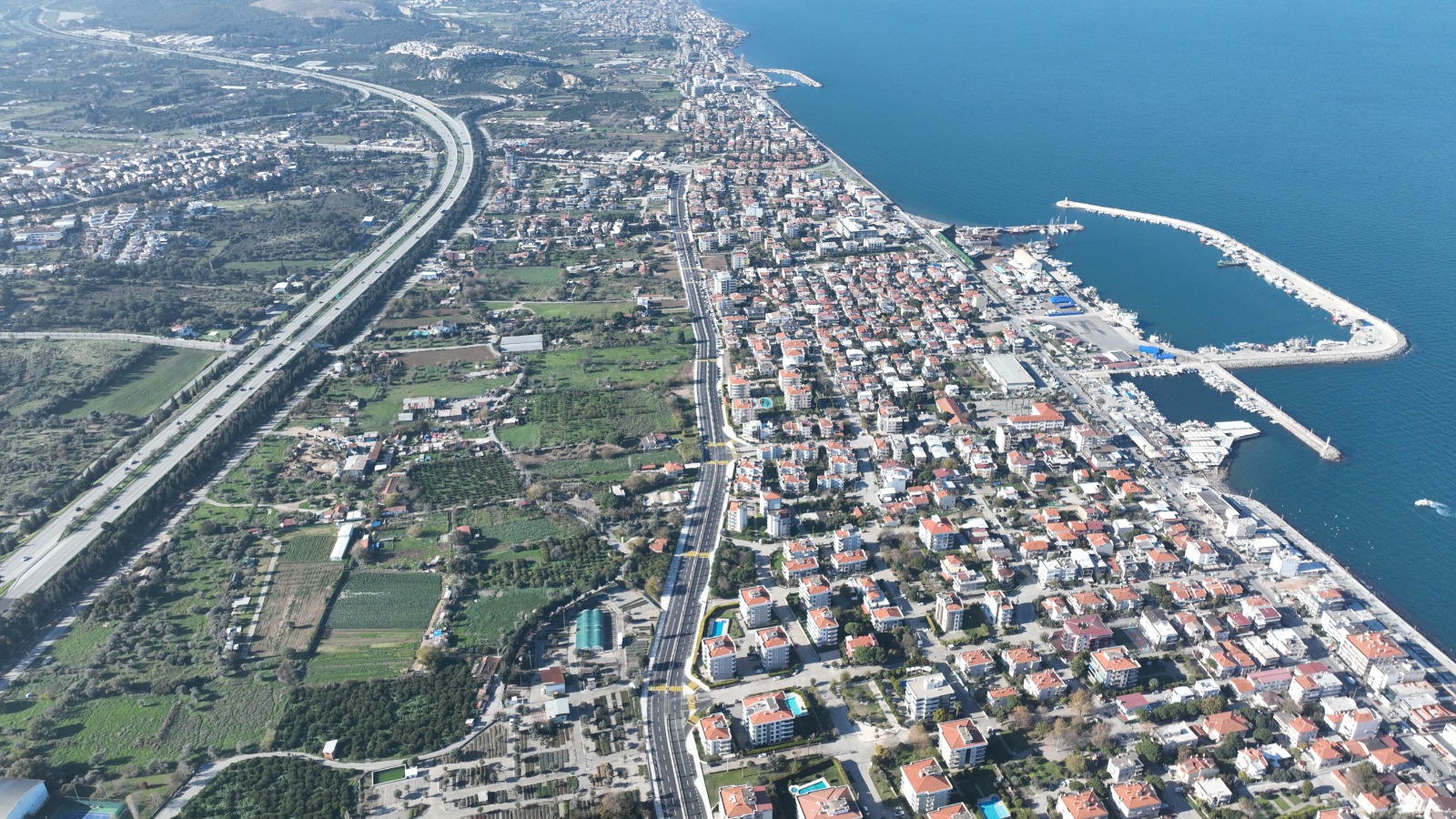 Başkan Tugay'dan açılışta Bakan Tekin'e yanıt 'Okurken ben utandım'16