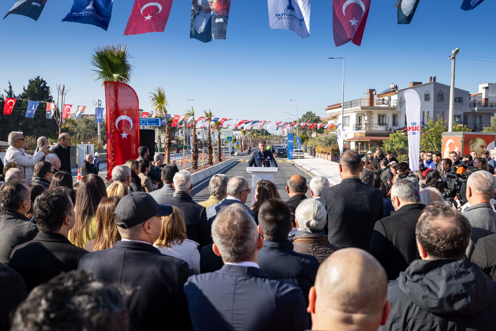 Başkan Tugay'dan açılışta Bakan Tekin'e yanıt 'Okurken ben utandım'2
