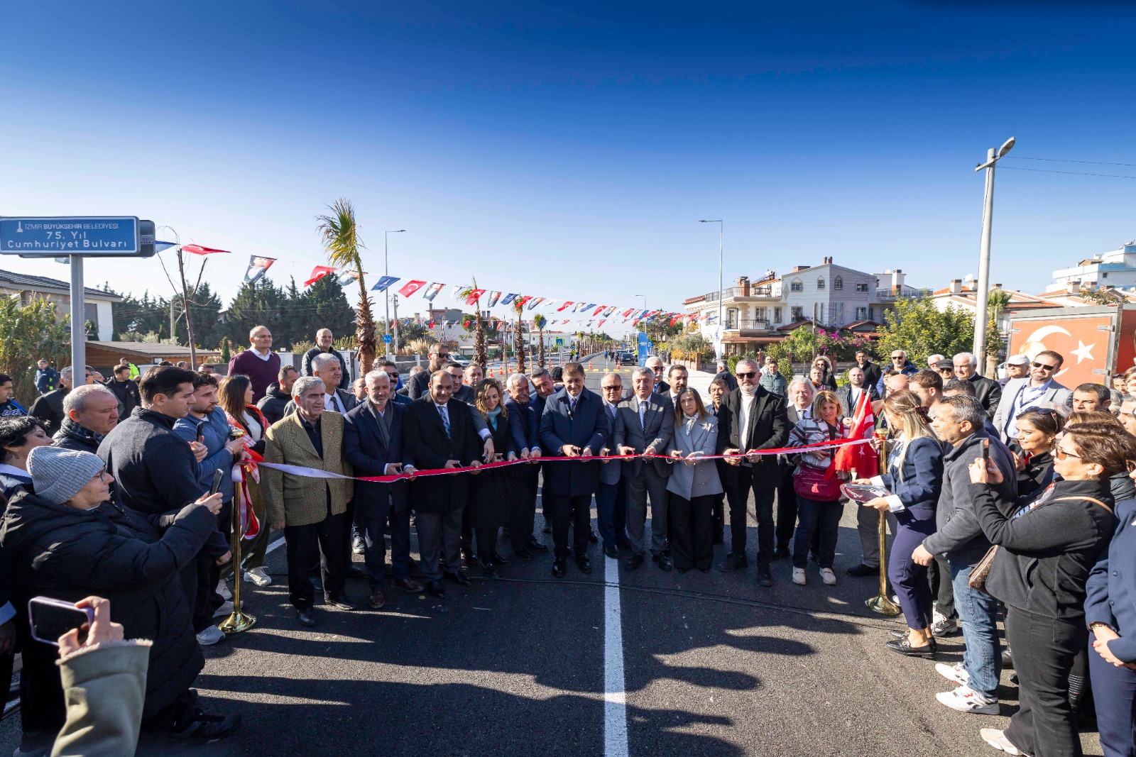 Başkan Tugay'dan açılışta Bakan Tekin'e yanıt 'Okurken ben utandım'6