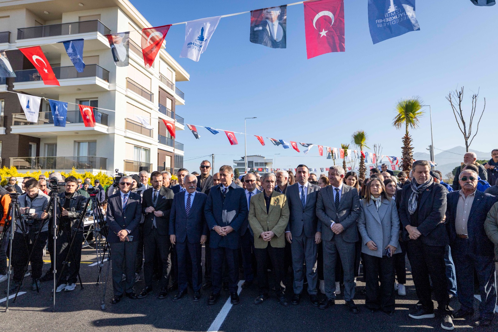 Başkan Tugay'dan açılışta Bakan Tekin'e yanıt 'Okurken ben utandım'9