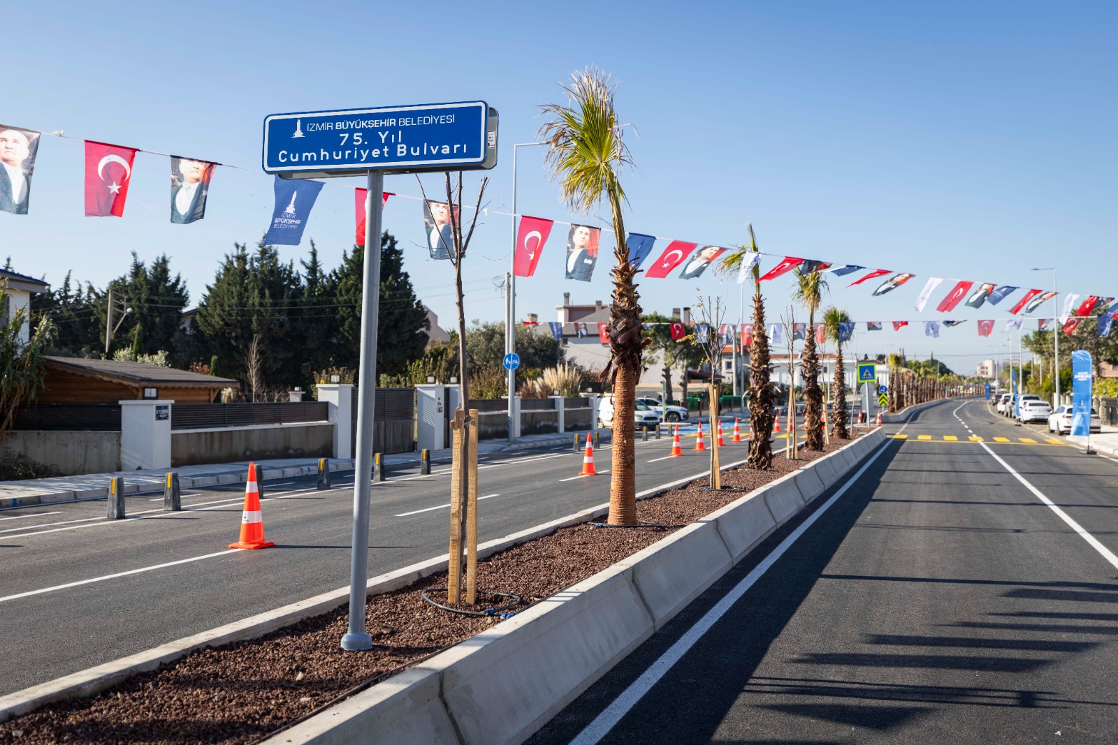 Başkan Tugay'dan açılışta Bakan Tekin'e yanıt 'Okurken ben utandım'13