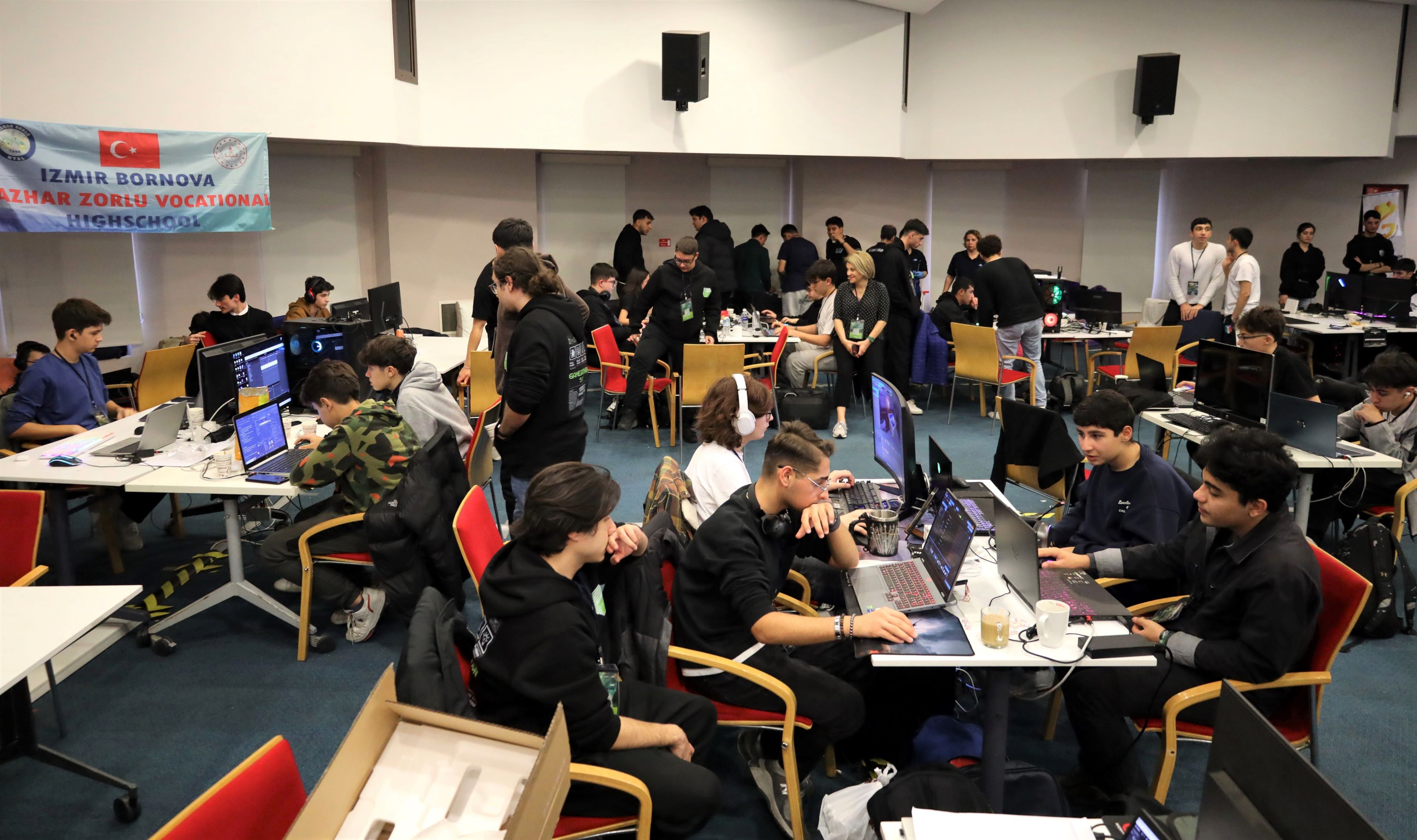 24 Saatlik Oyun Maratonunda Liseliler Yaratıcılıklarını Konuşturdu (5)