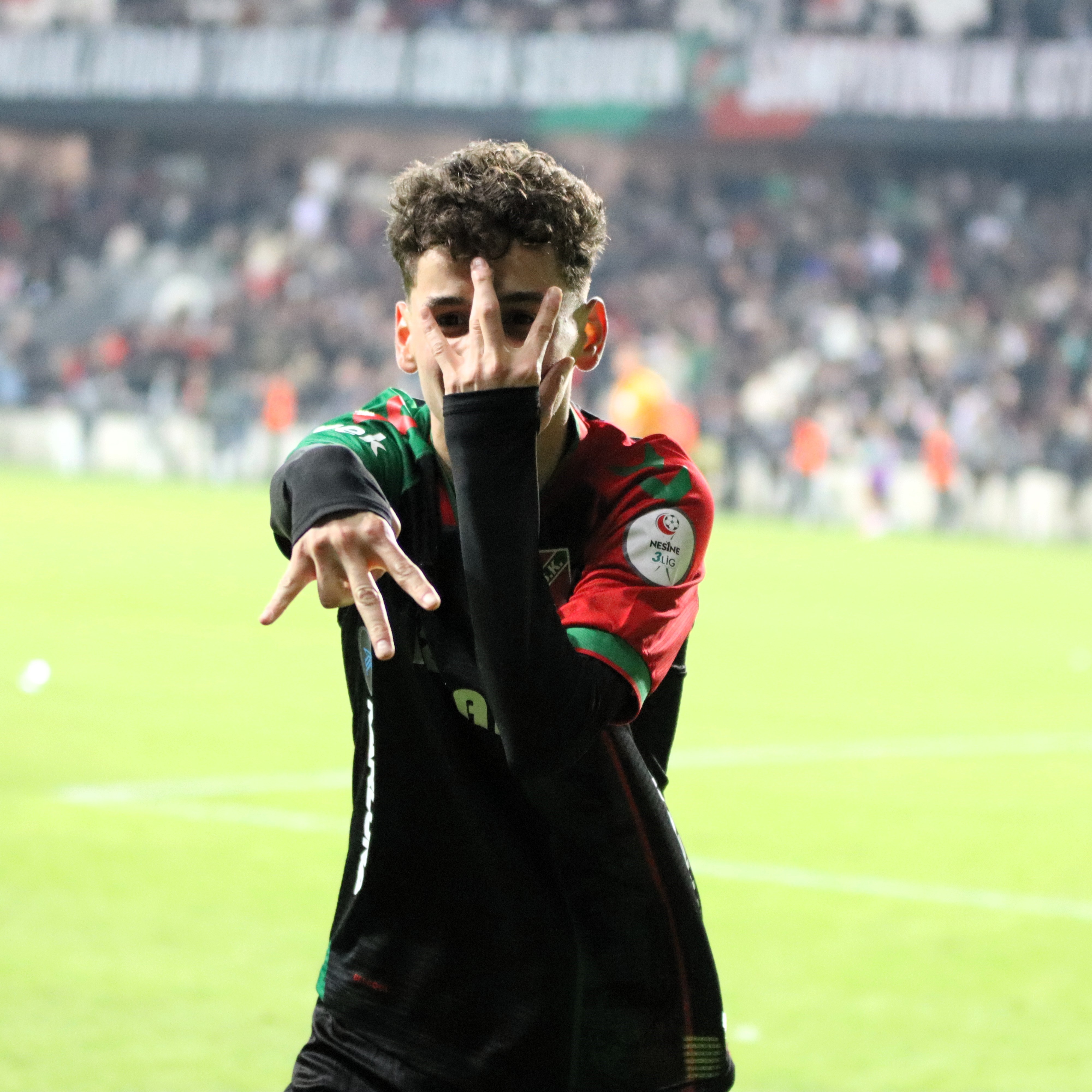 Adem Yeşilyurt Karşıyaka (1)