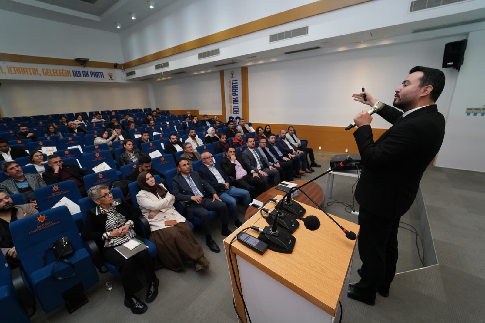 Ak Parti İzmir’den Büyük Medya Eğitimi! 3 Kademede Kapsamlı Program (4)