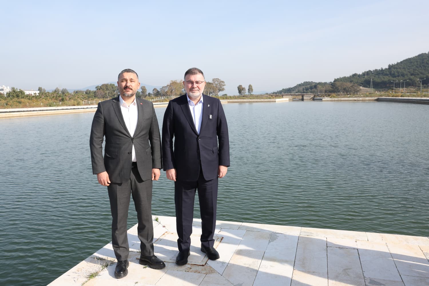 Ak Partili Bayraklı’dan Chp’li Onbaşıoğlu’na Sert Yanıt 'Chp’li Belediyenin Gösterecek Yatırımı Yok' (1)