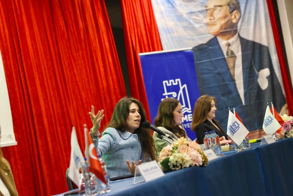 Alaçatı Kentsel Tasarım Rehberi Esnafla Paylaşıldı (1)