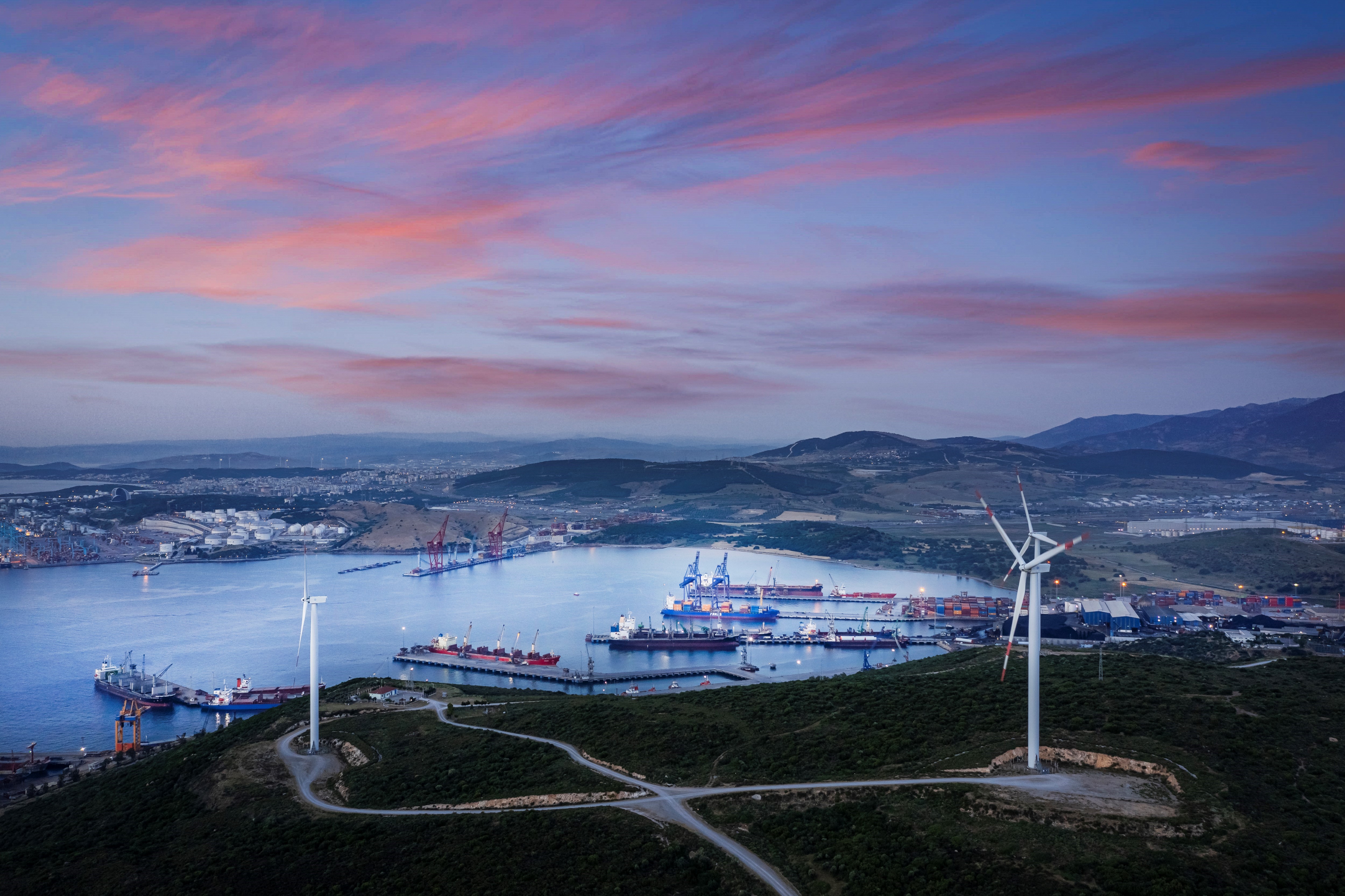 Aliağa Limanları Türkiye’de Zirveyi Zorlamaya Devam Ediyor (2)