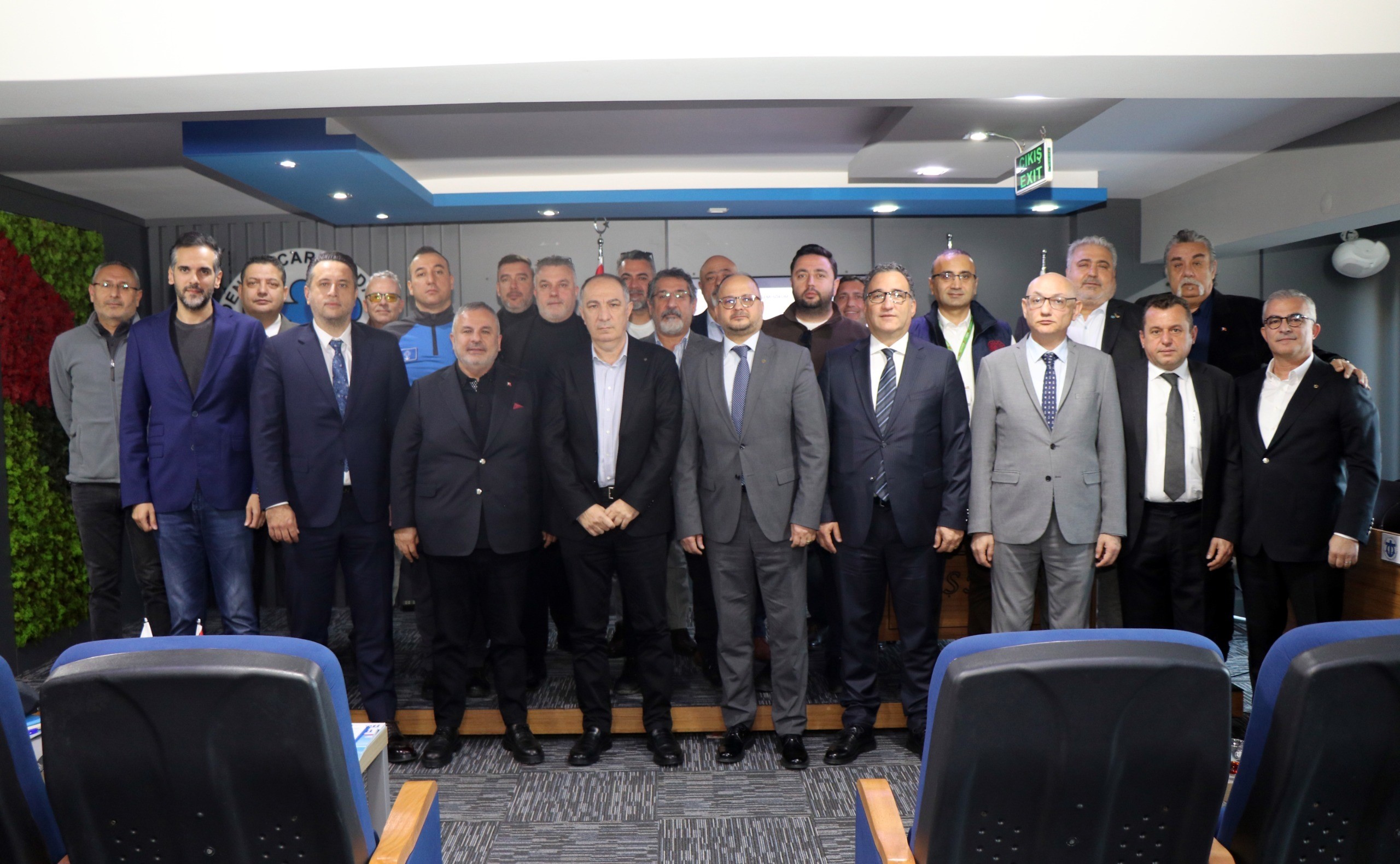 Aliağa Limanları Türkiye’de Zirveyi Zorlamaya Devam Ediyor (4)