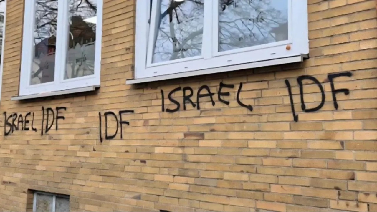 Almanyada Iki Gunde 3 Camiye Sal (1)