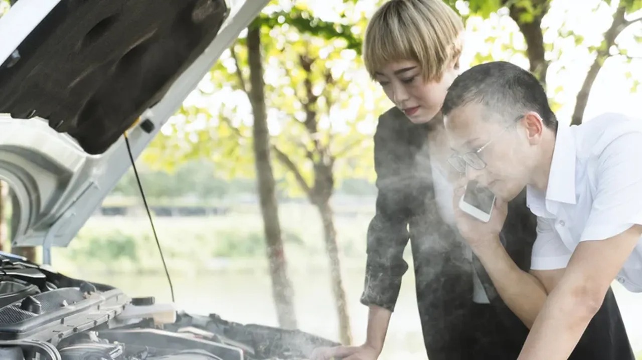 Arabanizdaki Yanik Kokusunu Hafi