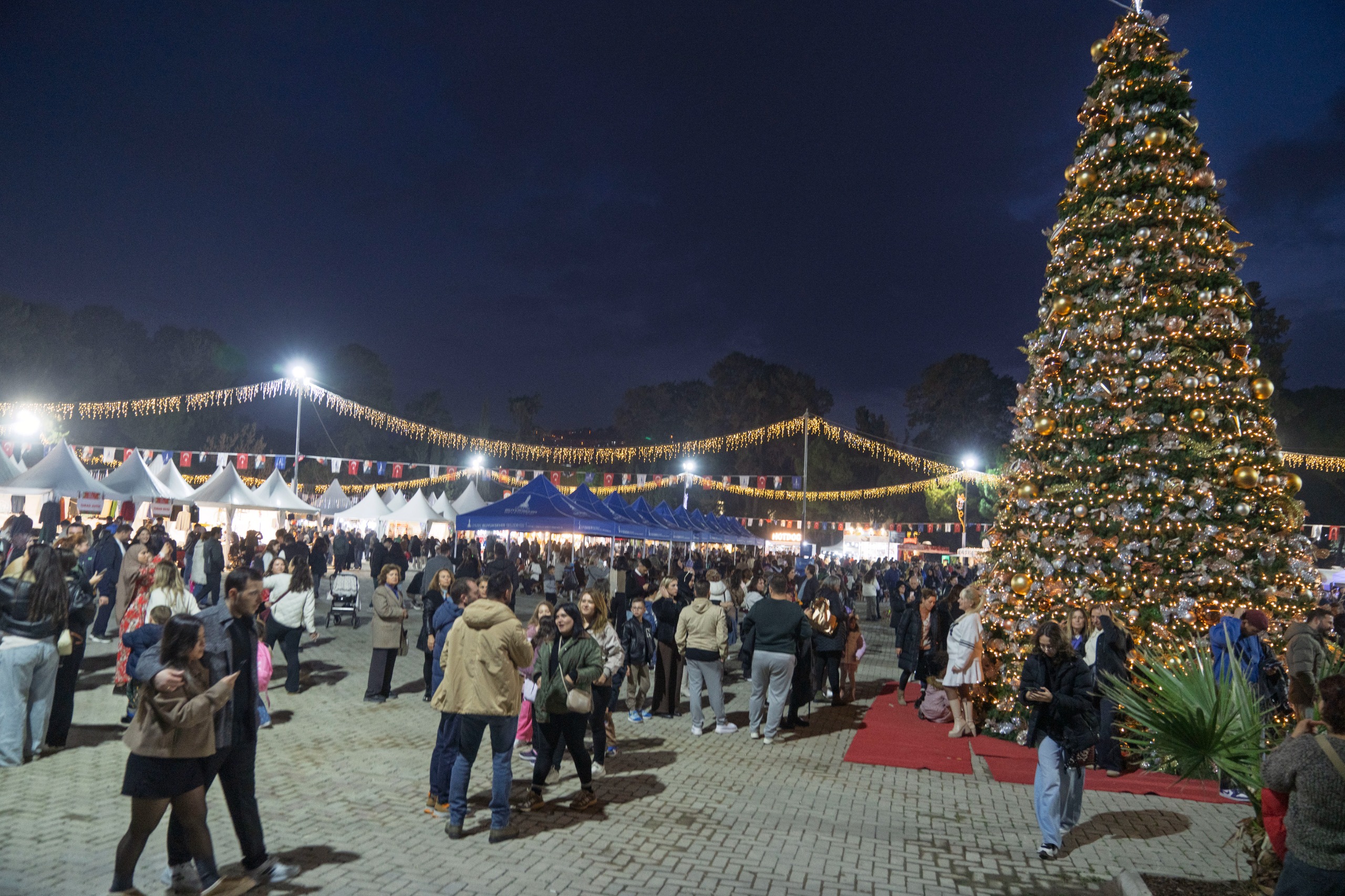 Aralık Ayında İzmir’in En Eğlenceli Adresi Yeni Yıl Festivali (14)